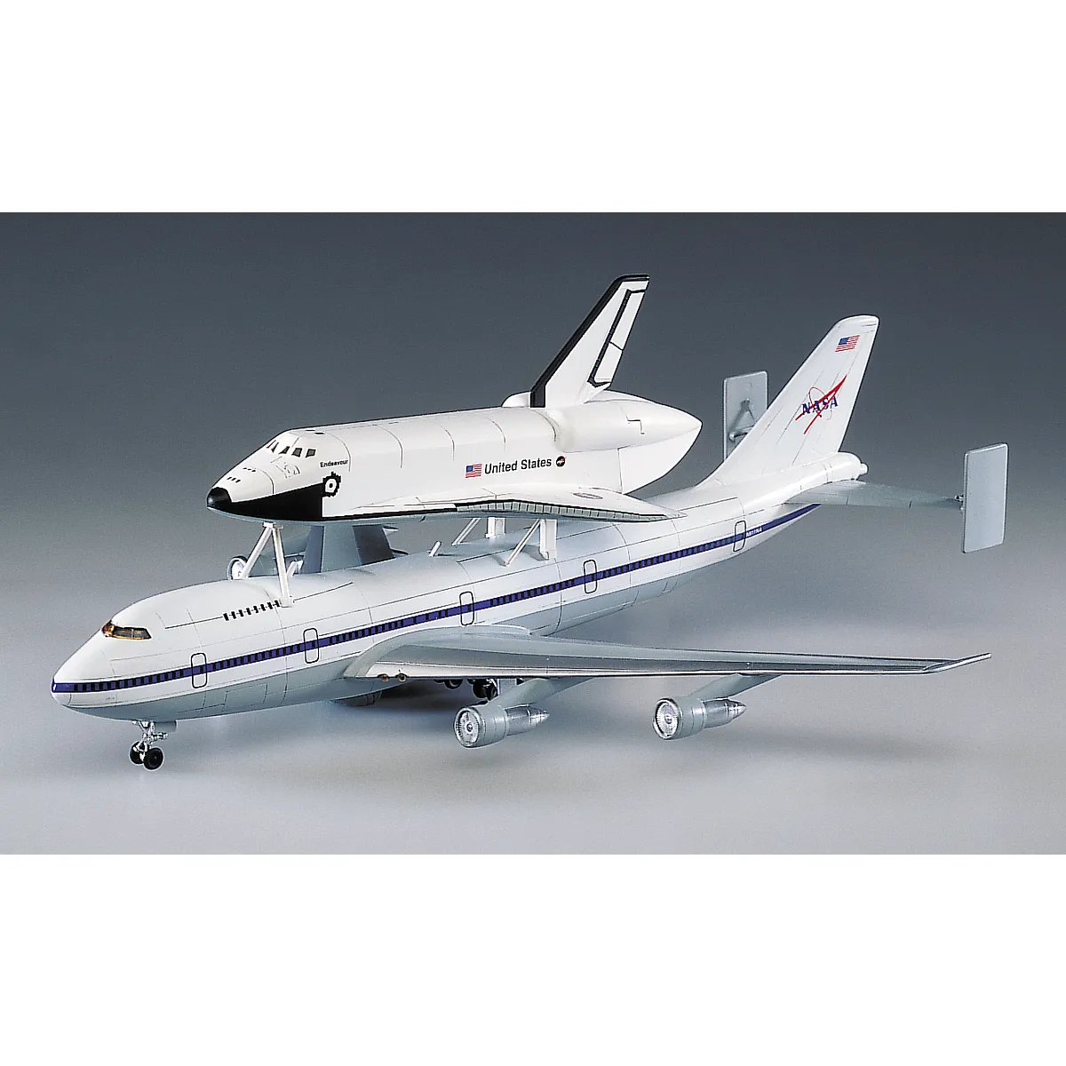 Academy 1/288 Space Shuttle & 747 Carrier Scaled Plastic Model Kit - Image 2