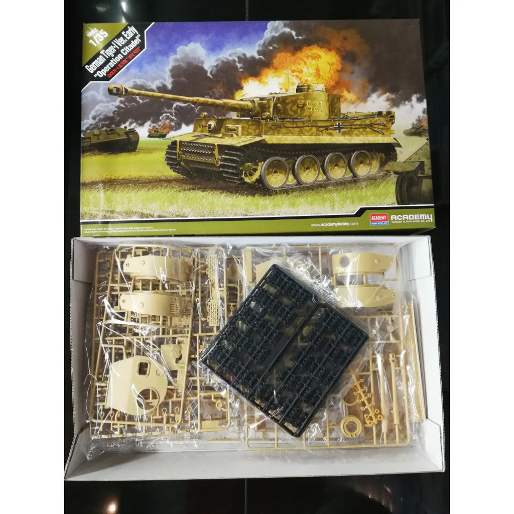 Academy 1/35 German TigerI ver. Early Operation Citadel - Image 3