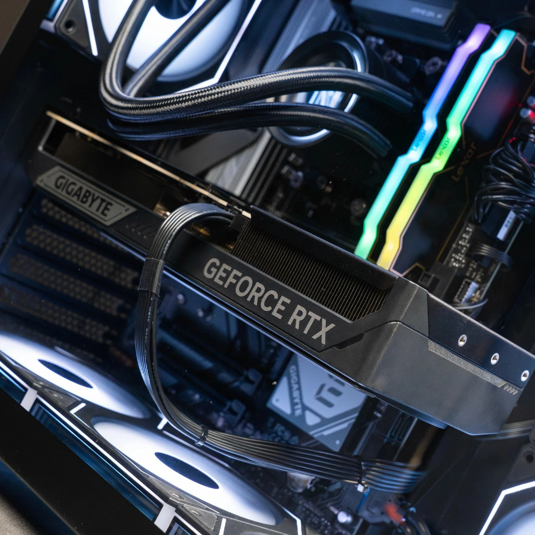 Aftershock Nimbus | RTX 5080 | Ryzen 7 7800X3D | Desktop Gaming PC - Image 2