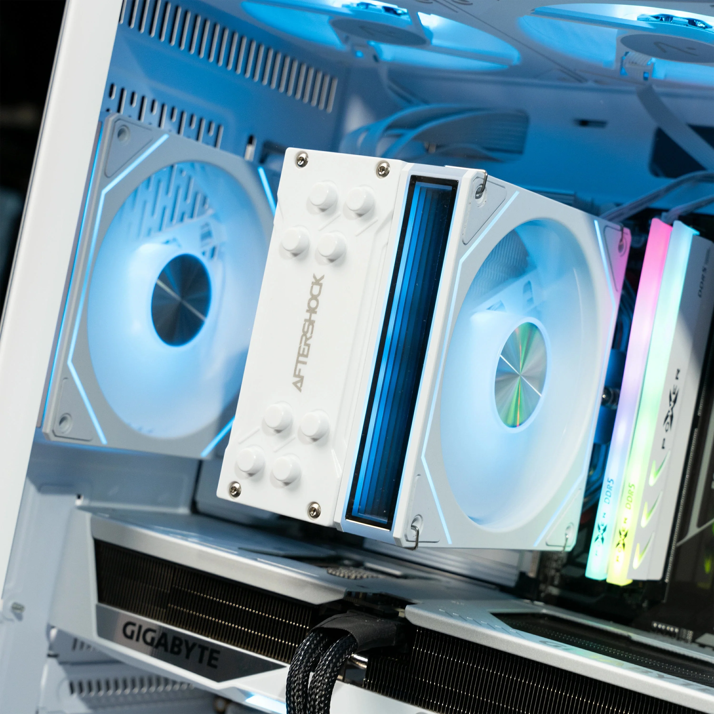 Aftershock Zeal Mini | RTX 5070 | Ryzen 5 7500F | Desktop Gaming PC - Image 3