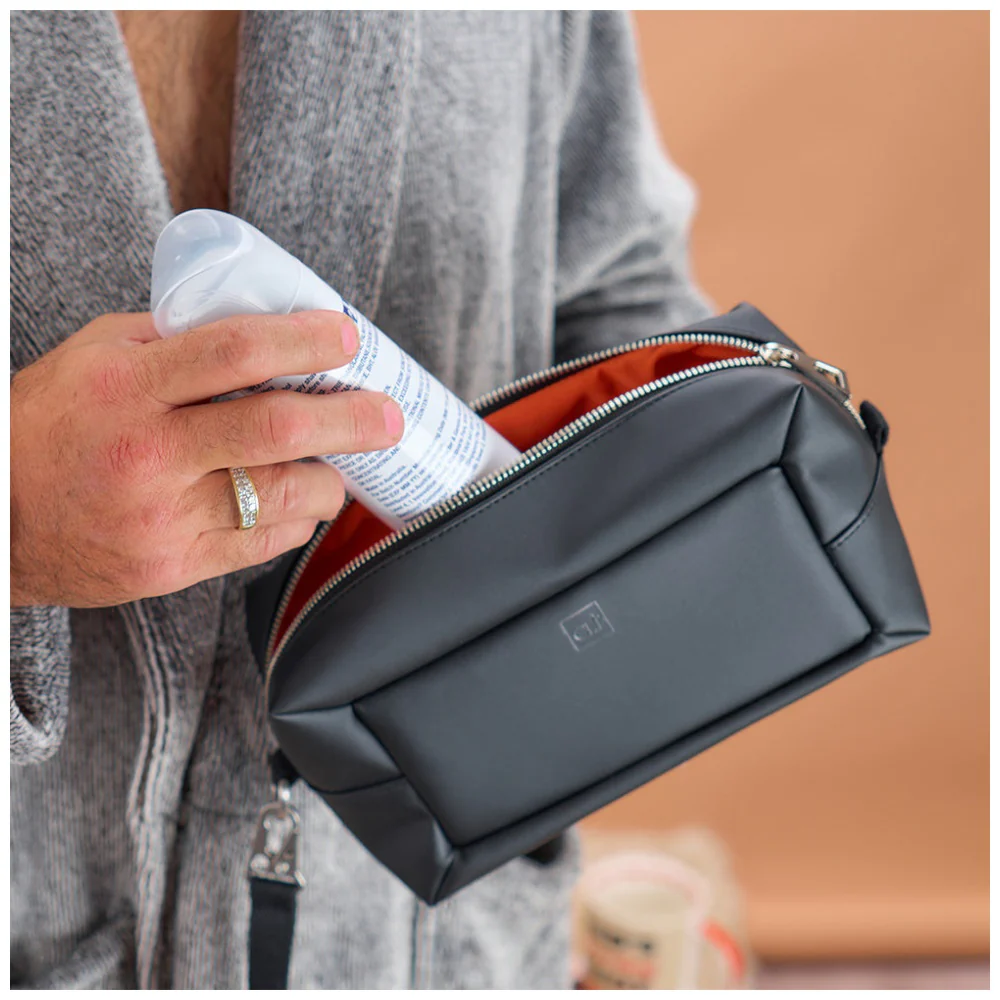 Annabel Trends AT Mens Toiletry Travel Bag with Clip on Handle Black - Image 4