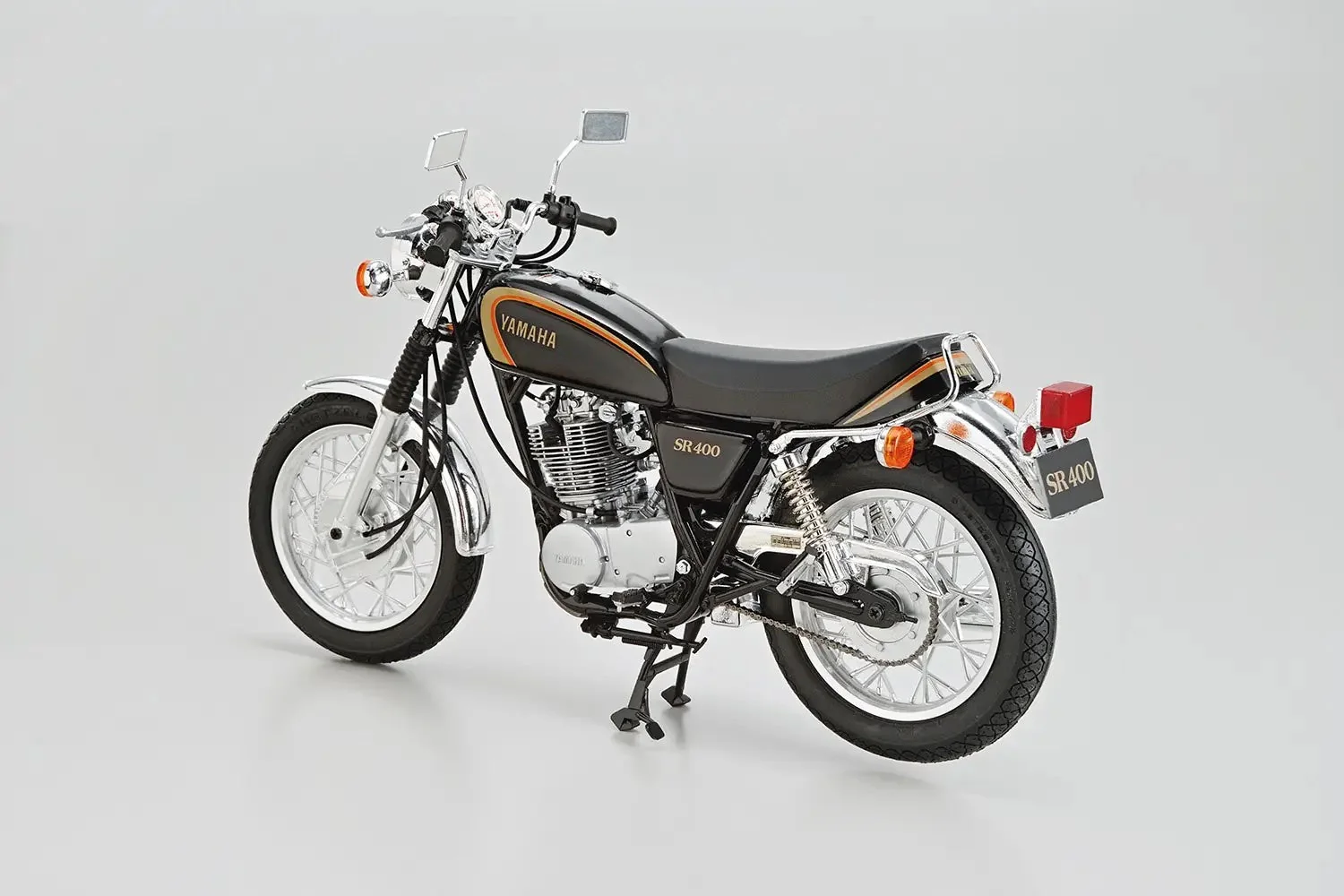 Aoshima 1/12 Yamaha 1JR SR400 98 - Image 4