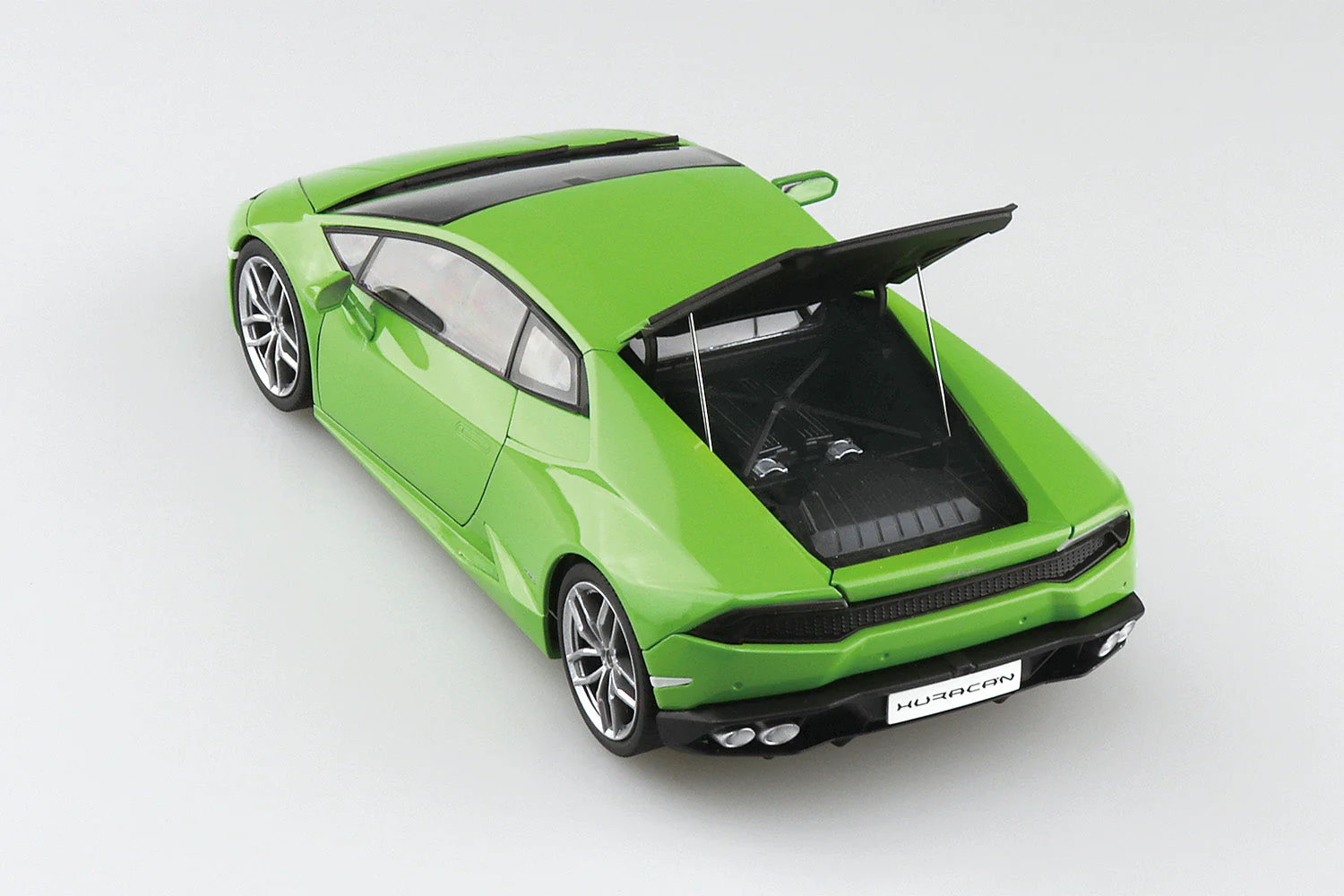 Aoshima 1/24 '14 Lamborghini Huracan Green - Image 4