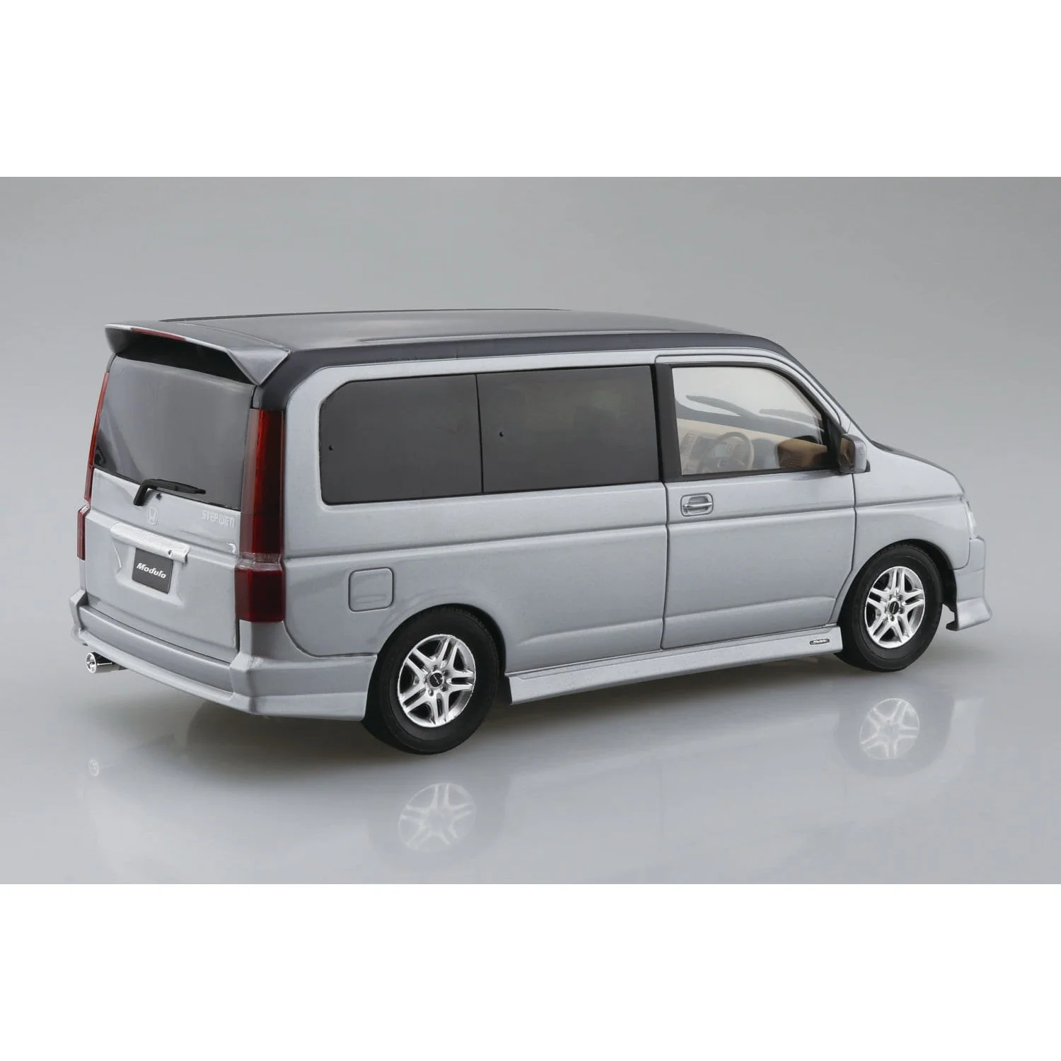 Aoshima 1/24 Honda RF3 Step WGN Modulo '01 - Image 2