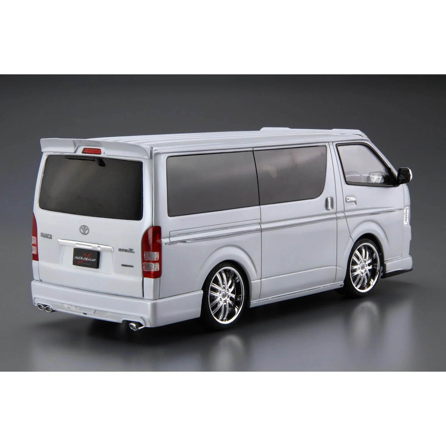 Aoshima 1/24 Silkblaze TRH200V Hi-Ace Ver III '10 (Toyota) - Image 2