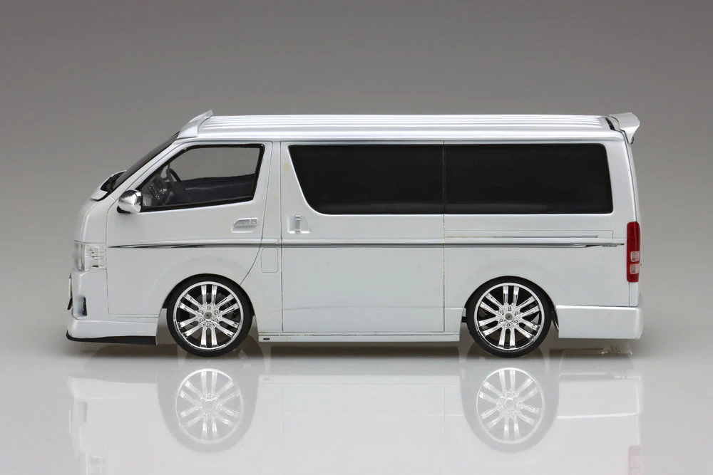 Aoshima 1/24 Silkblaze TRH200V Hi-Ace Ver III '10 (Toyota) - Image 4