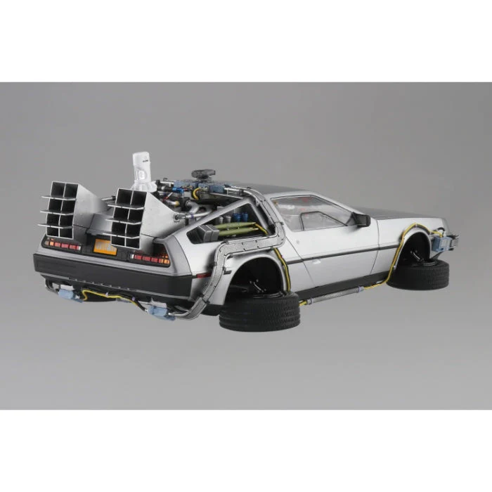 Aoshima 1/24 Time Machine from Back to the Future Part II - Image 2