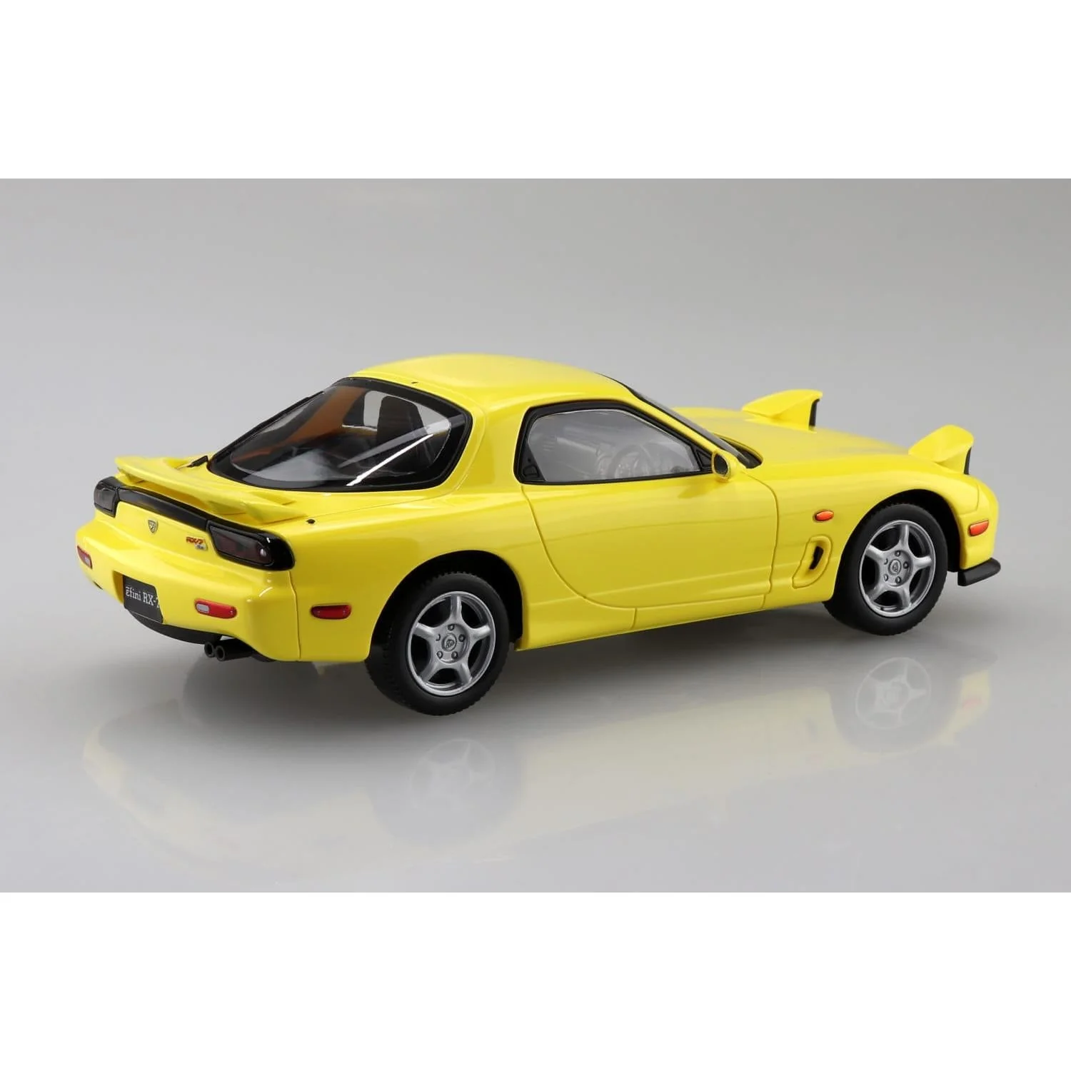 Aoshima 1/32 Snap Mazda FD3S RX-7 (Competition Yellow Mica) - Image 2