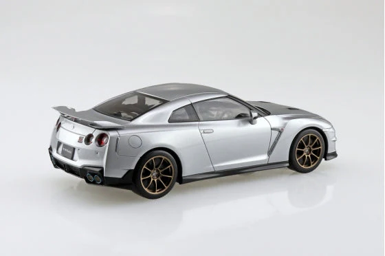 Aoshima 1/32 Snap Nissan R35 Nissan GT-R 2024 (Ultimate Metal Silver) - Image 3
