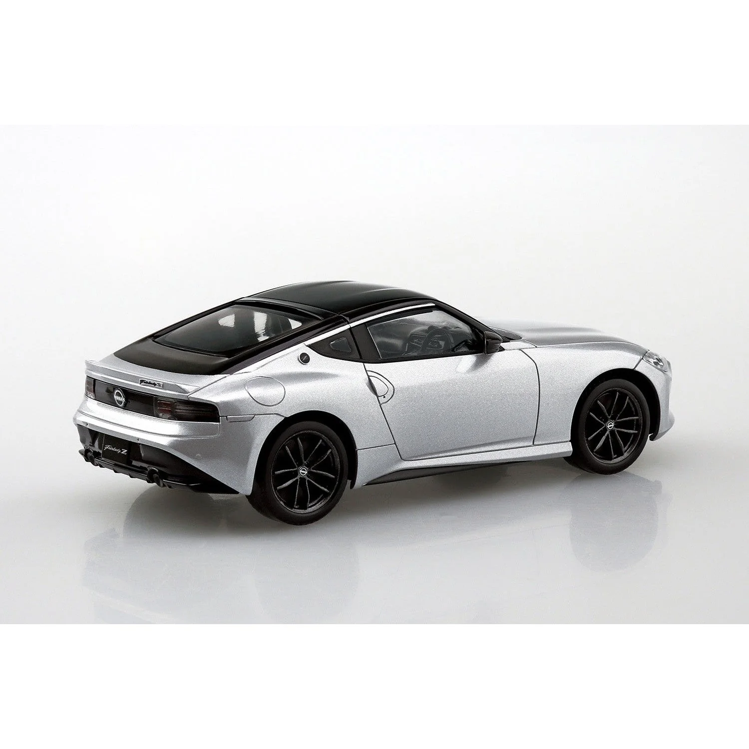 Aoshima 1/32 Snap Nissan RZ34 Fairlady Z (Brilliant Silver) - Image 3