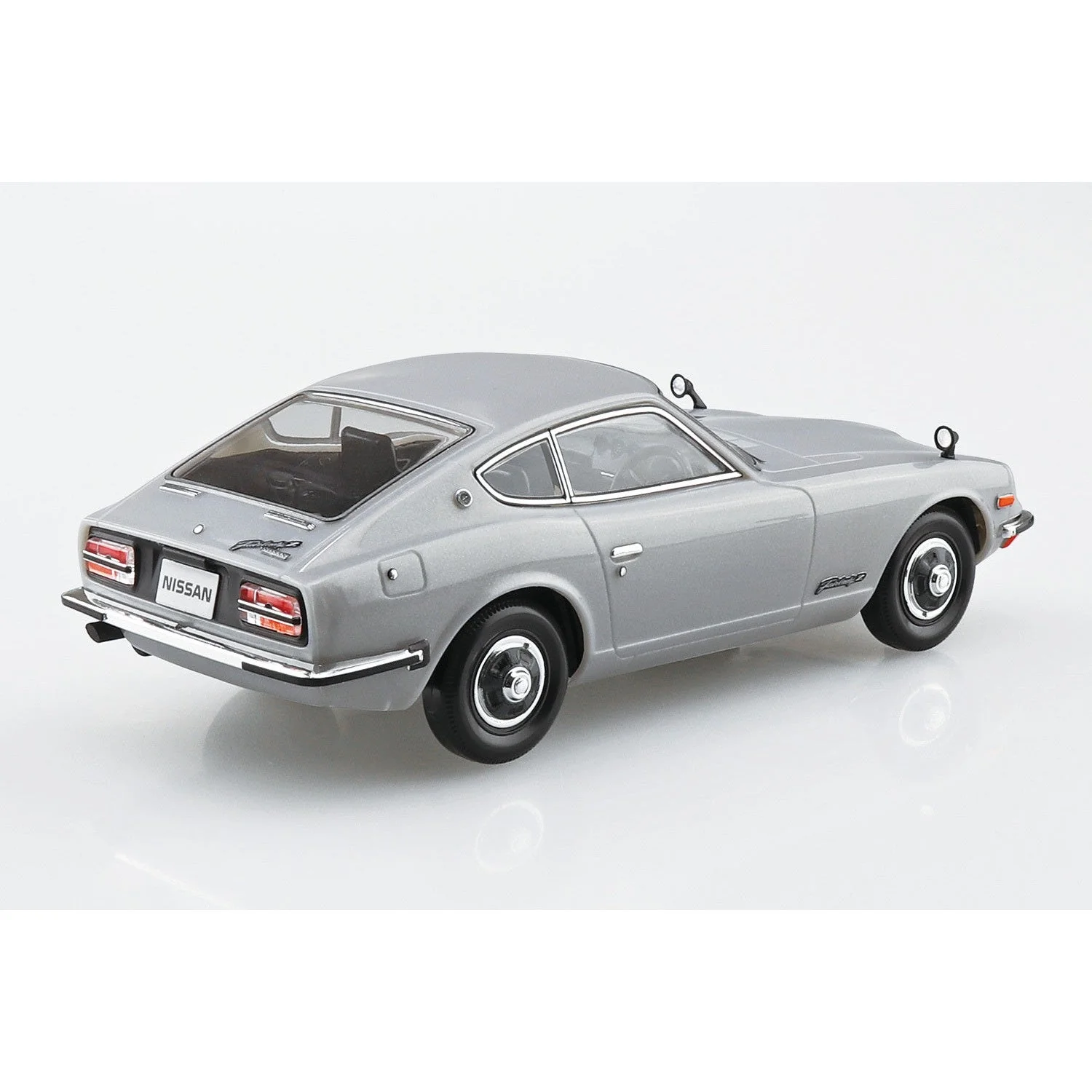 Aoshima 1/32 Snap Nissan S30 Fairlady Z (Silver) - Image 4