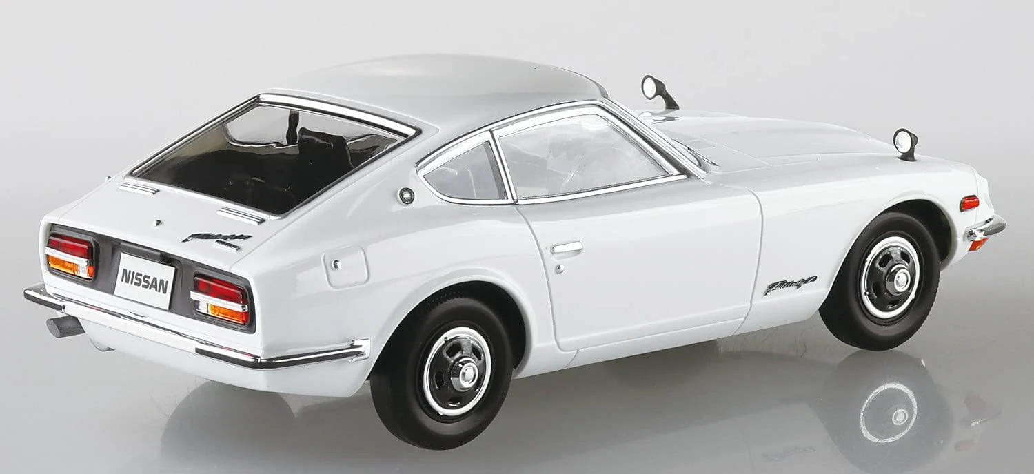 Aoshima 1/32 Snap Nissan S30 Fairlady Z (White) - Image 4