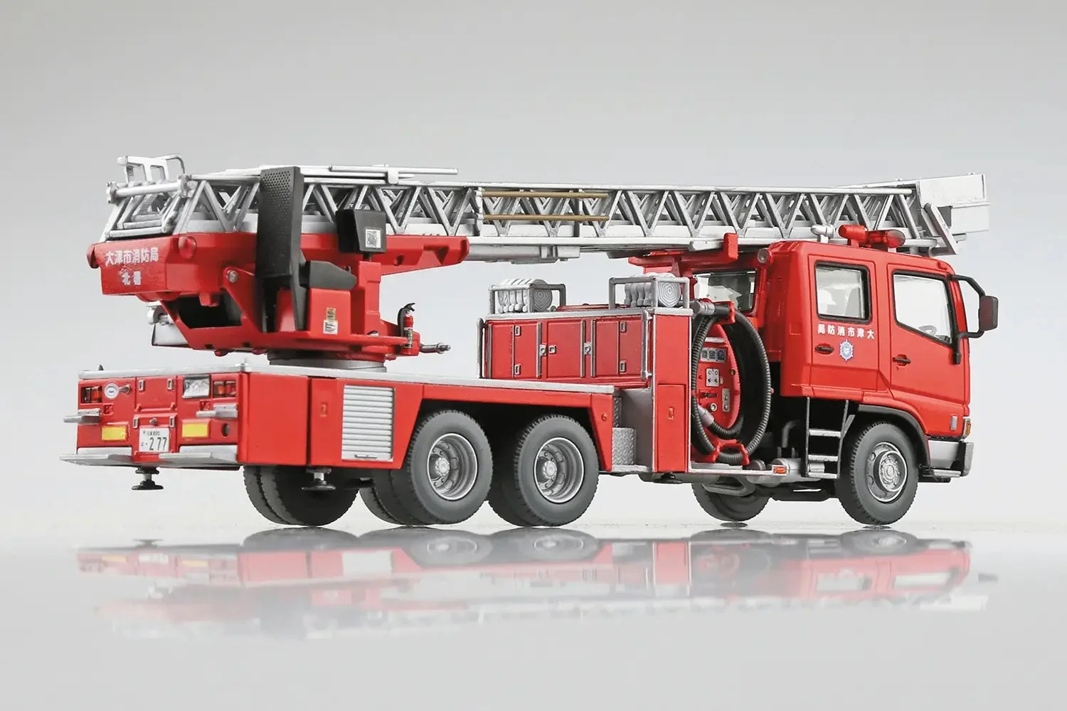 Aoshima 1/72 Fire Ladder Truckotsu Municipal Fire Department - Image 3