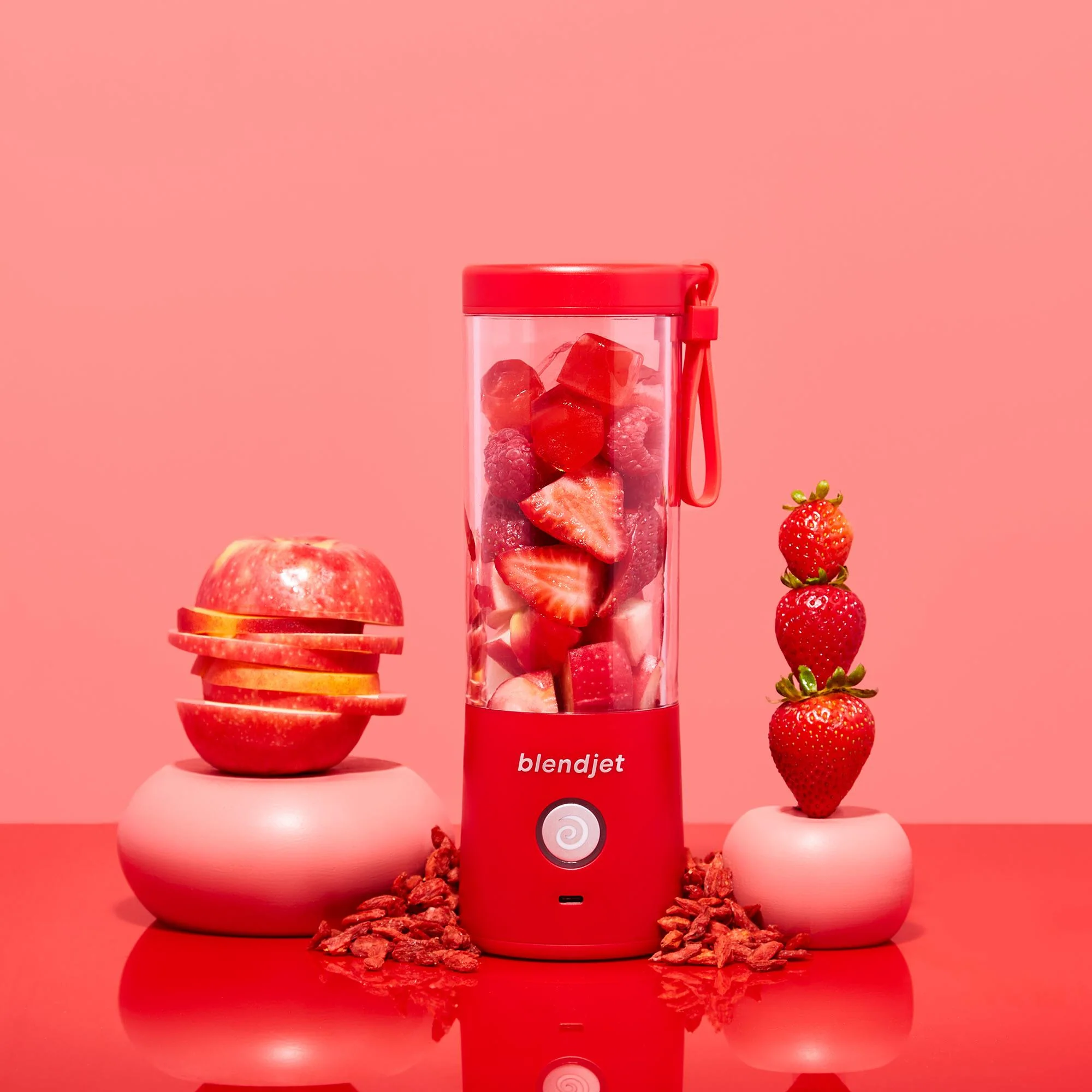 BlendJet 2 Portable Blender (Red) - Image 3