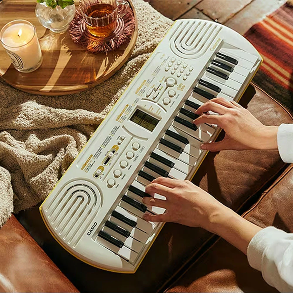 Casio SA-80 Casiotone 44 Key Mini Keyboard - White - Image 5