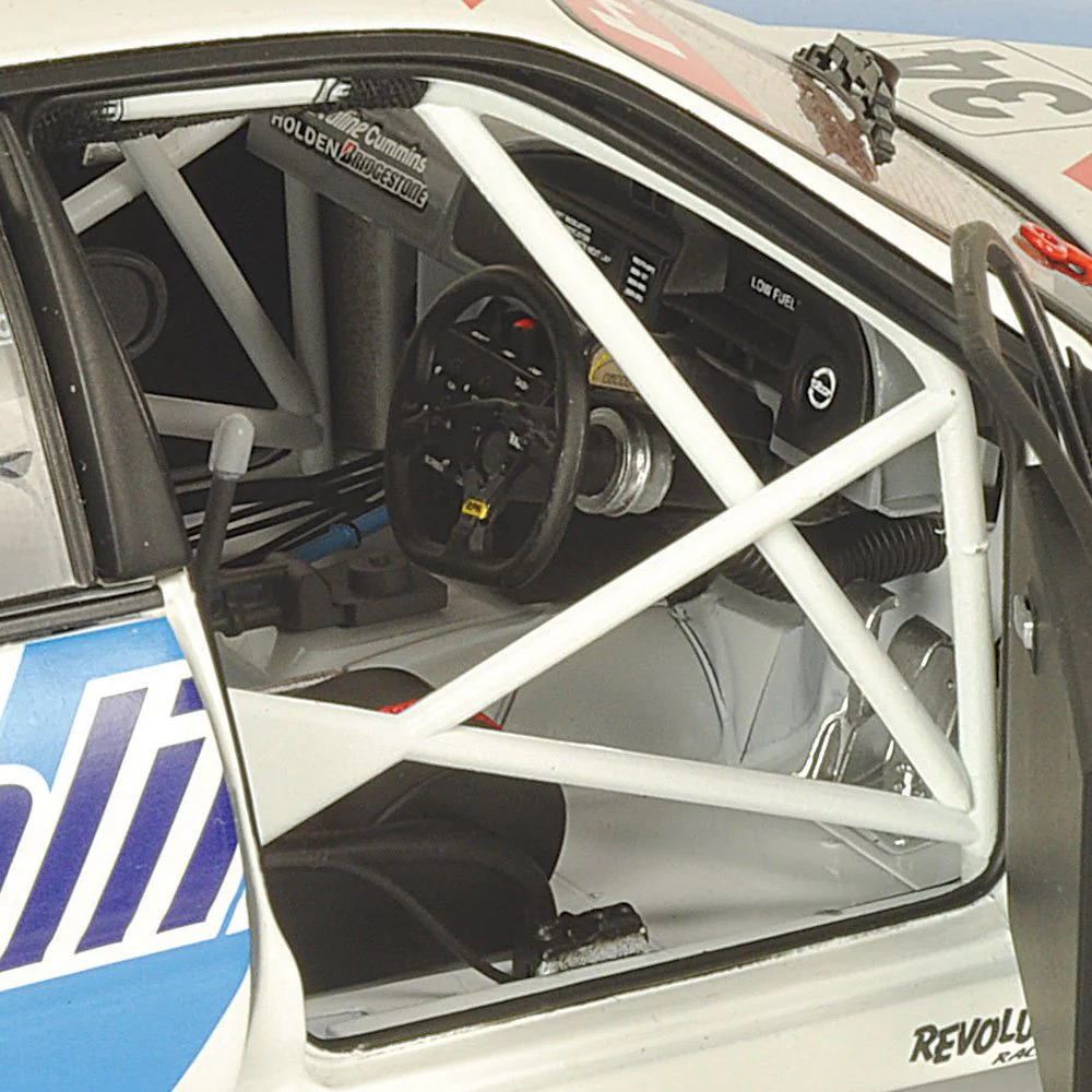 Classic Carlectables 1/18 1999 Calder Park Garth Tander Holden vs Commodore - Image 4