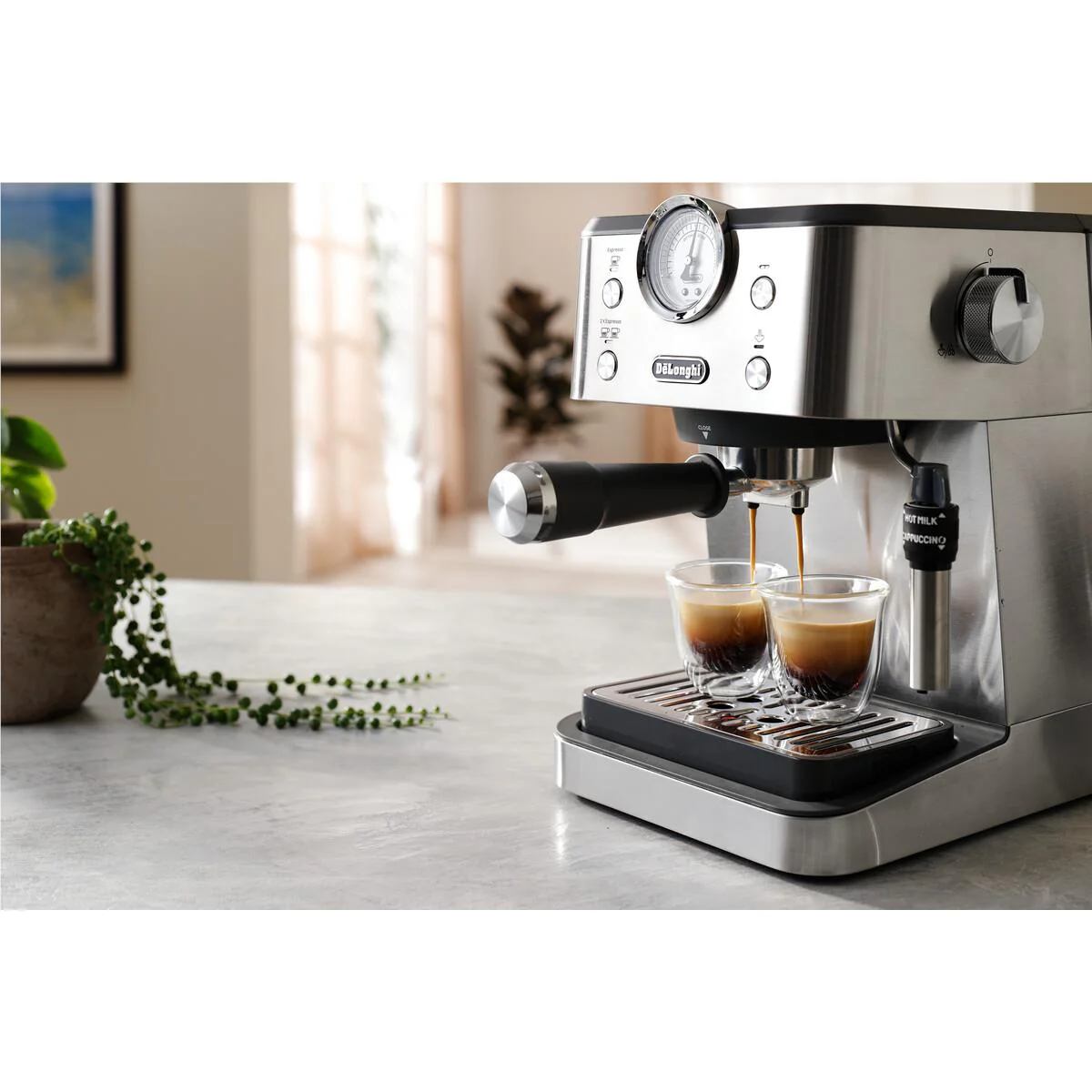 De'Longhi Classic Manual Coffee Machine - Image 5