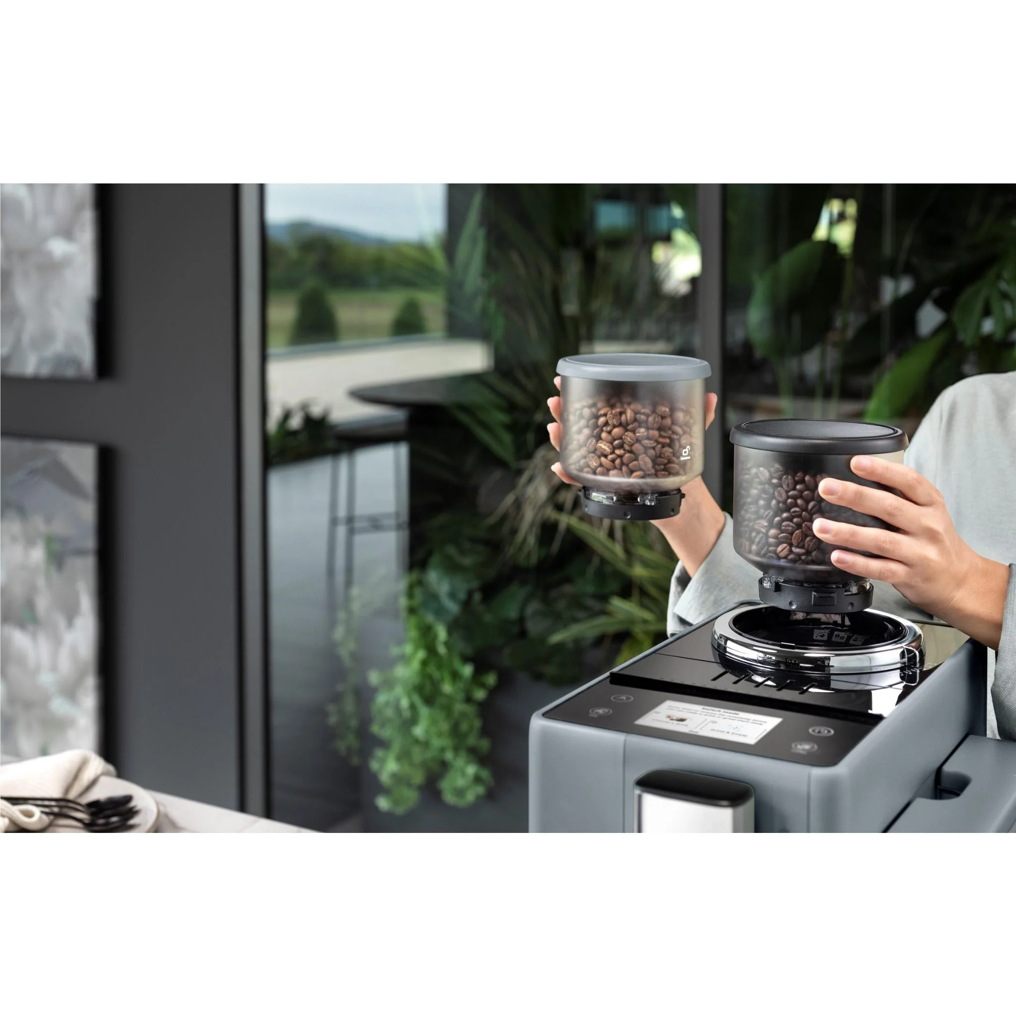 De'Longhi Rivelia Fully Automatic Coffee Machine (Pebble Grey) - Image 6