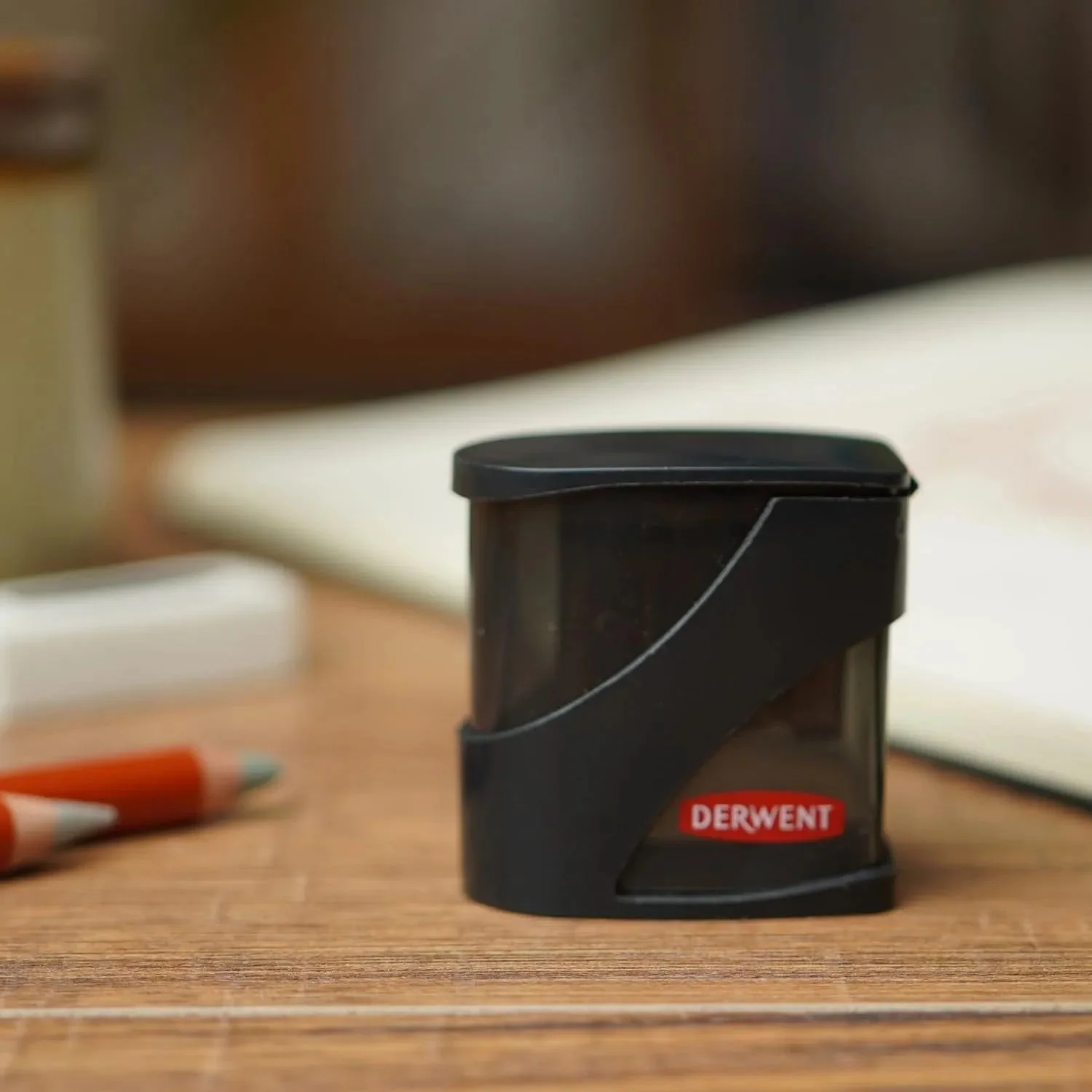 Derwent Twin Hole Sharpener Metal with Lid Container 2 Pack - Image 5
