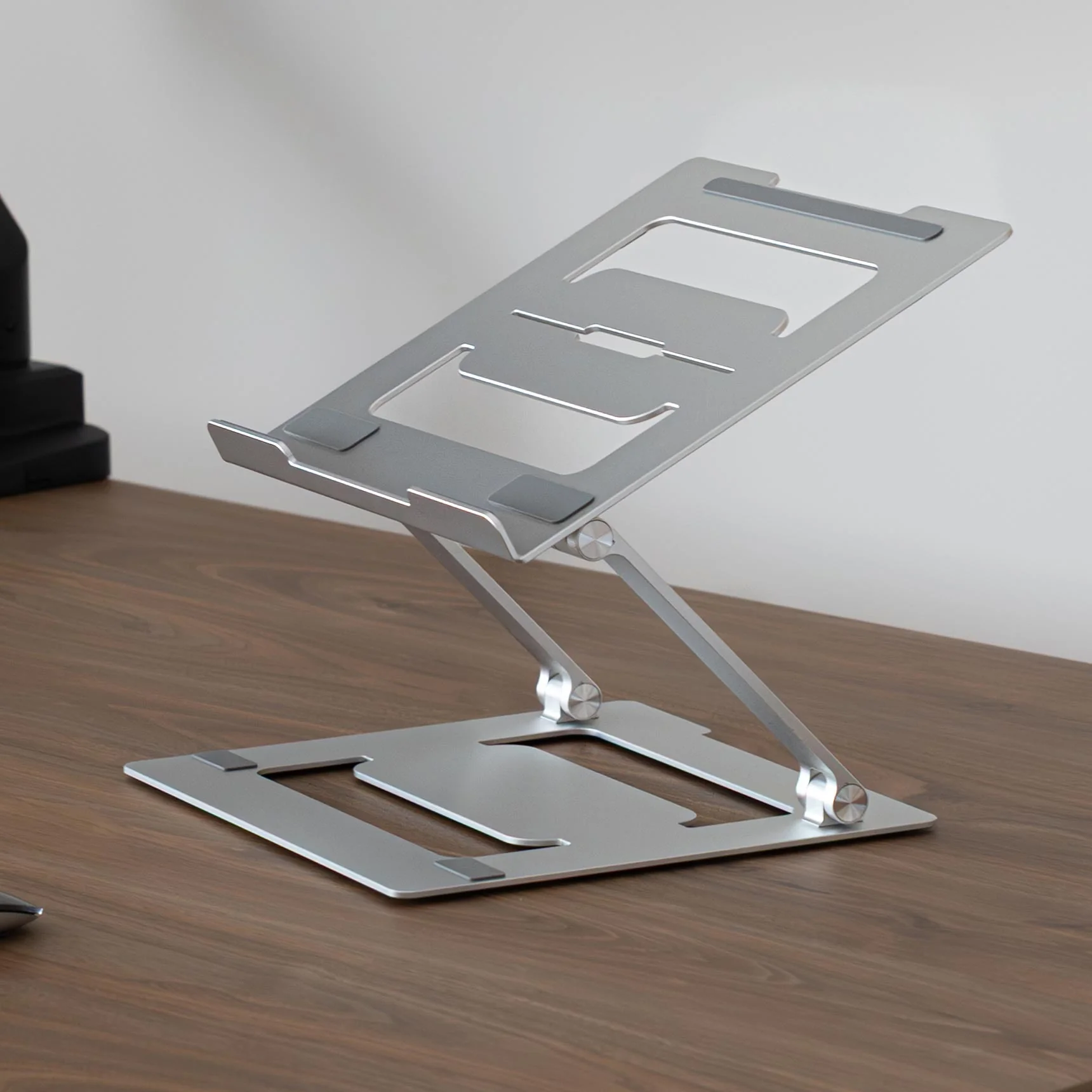 Desky Adjustable Laptop Stand Riser - Silver - Image 3