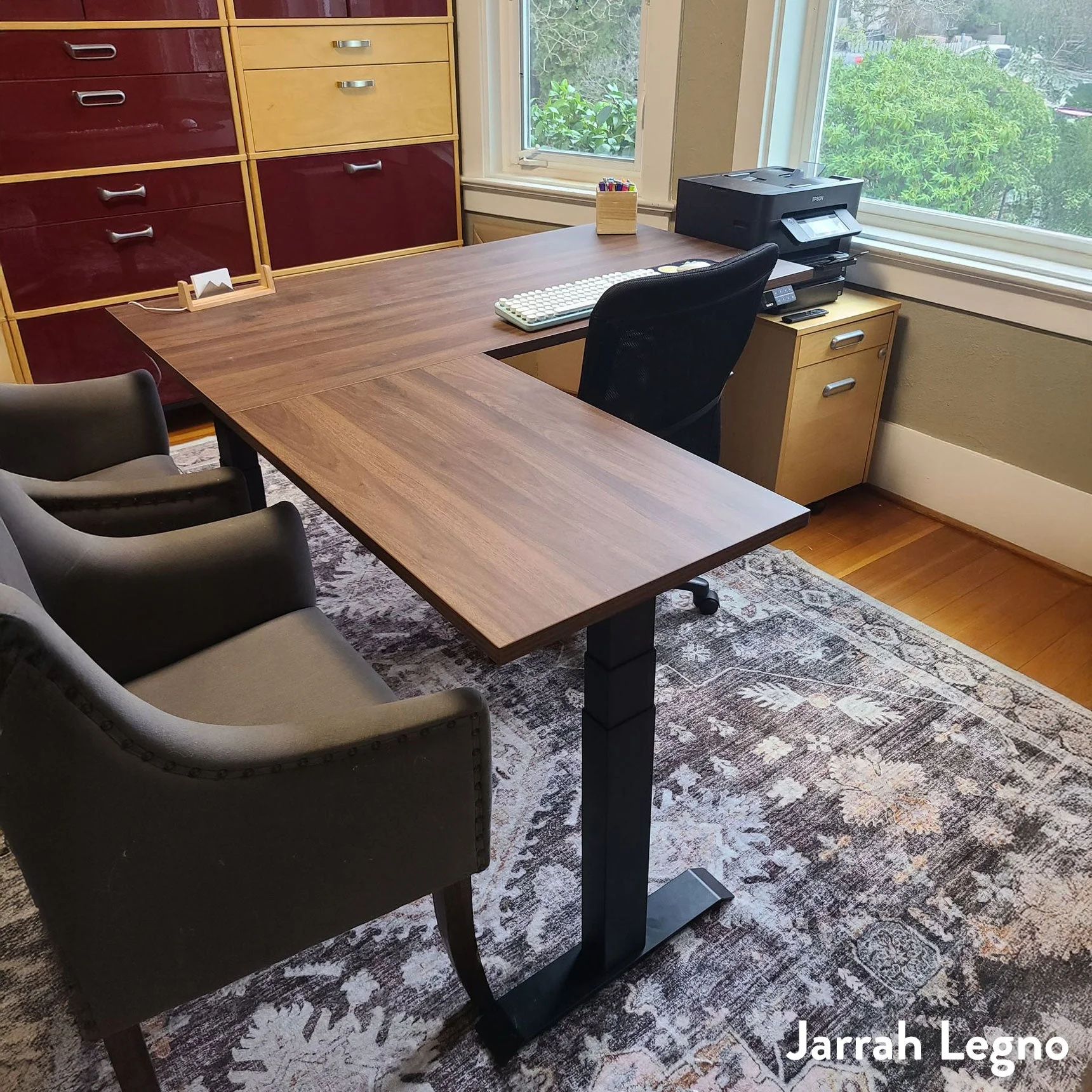Desky Eco L-Shape Melamine Sit Stand Desk 150 x 155 cm Jarrah Legno Top and Space Grey Leg - Image 3