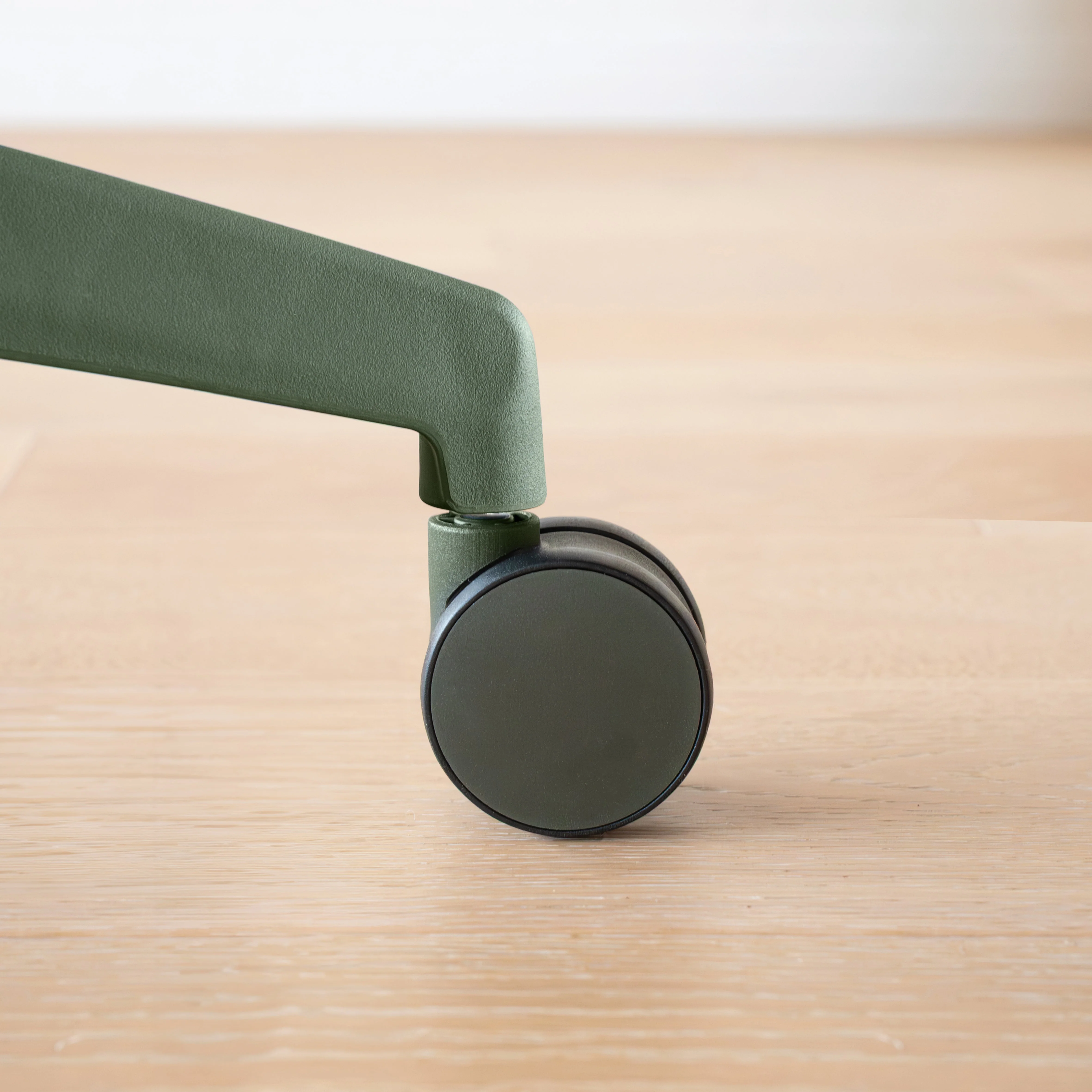 Desky Evoque Low Back Office Chair - Red Velvet / No - Image 7