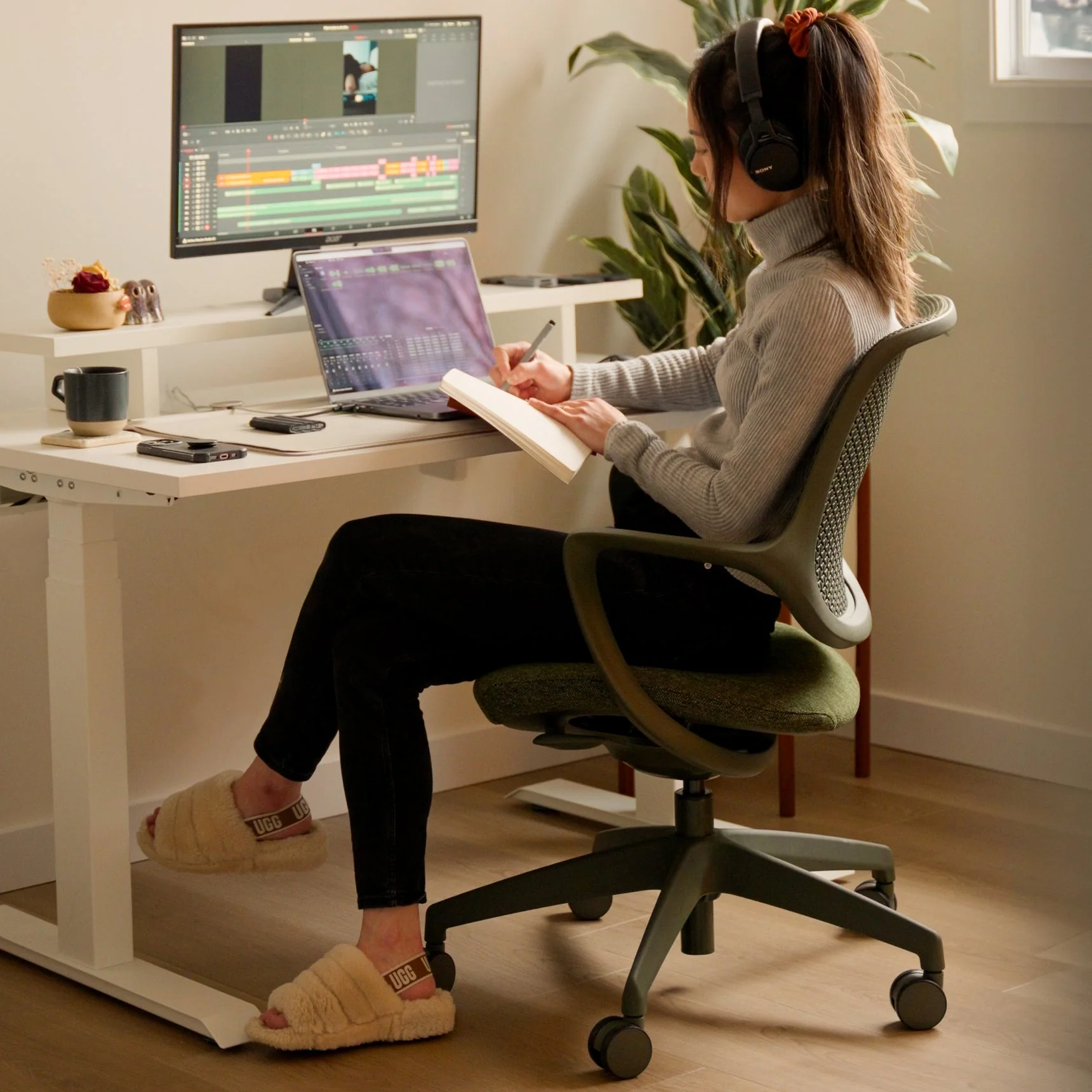 Desky Evoque Low Back Office Chair - Red Velvet / No - Image 9