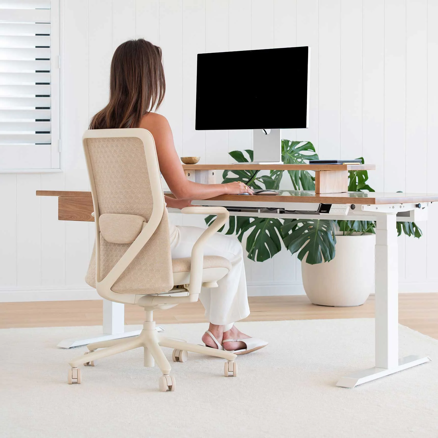 Desky Pro Ergonomic Mesh Chair with Headrest Wheat - Image 2