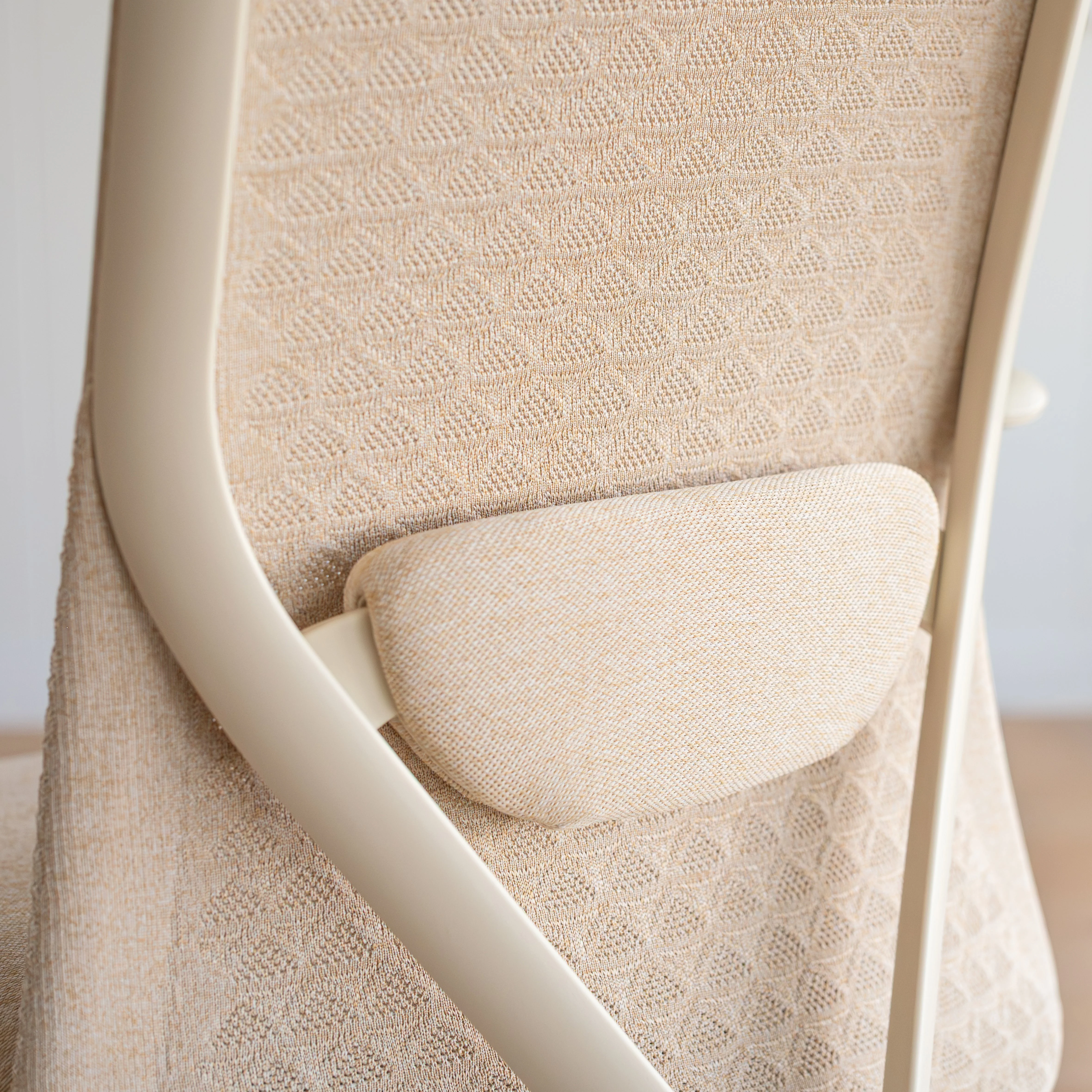 Desky Pro Ergonomic Mesh Chair with Headrest Wheat - Image 5