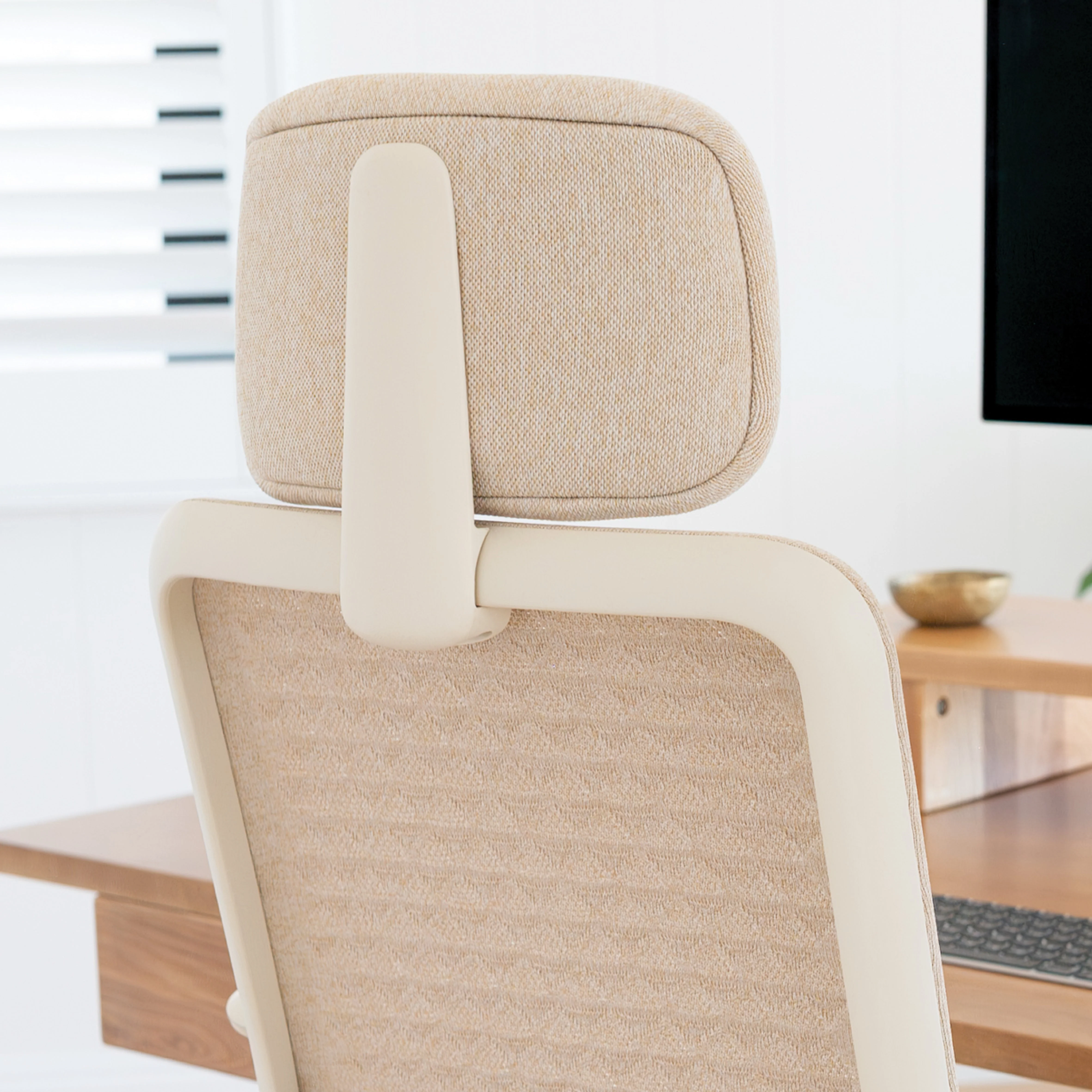 Desky Pro Ergonomic Mesh Chair with Headrest Wheat - Image 6