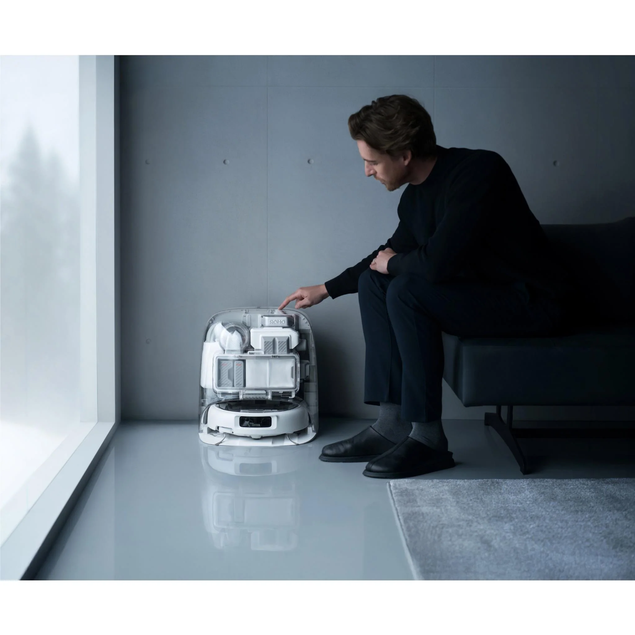 DJI Romo P Robotic Vacuum - Image 7