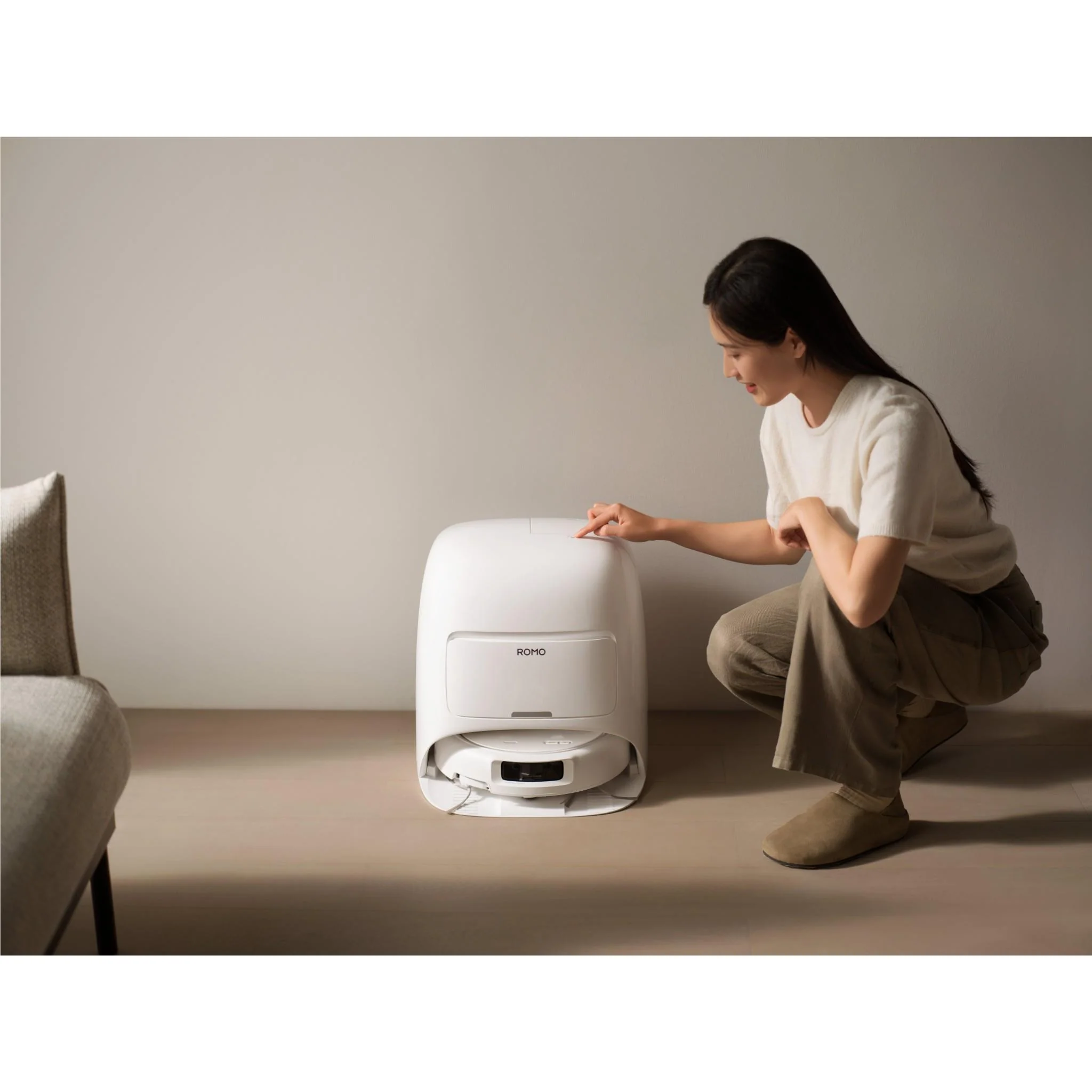 DJI Romo S Robotic Vacuum - Image 9