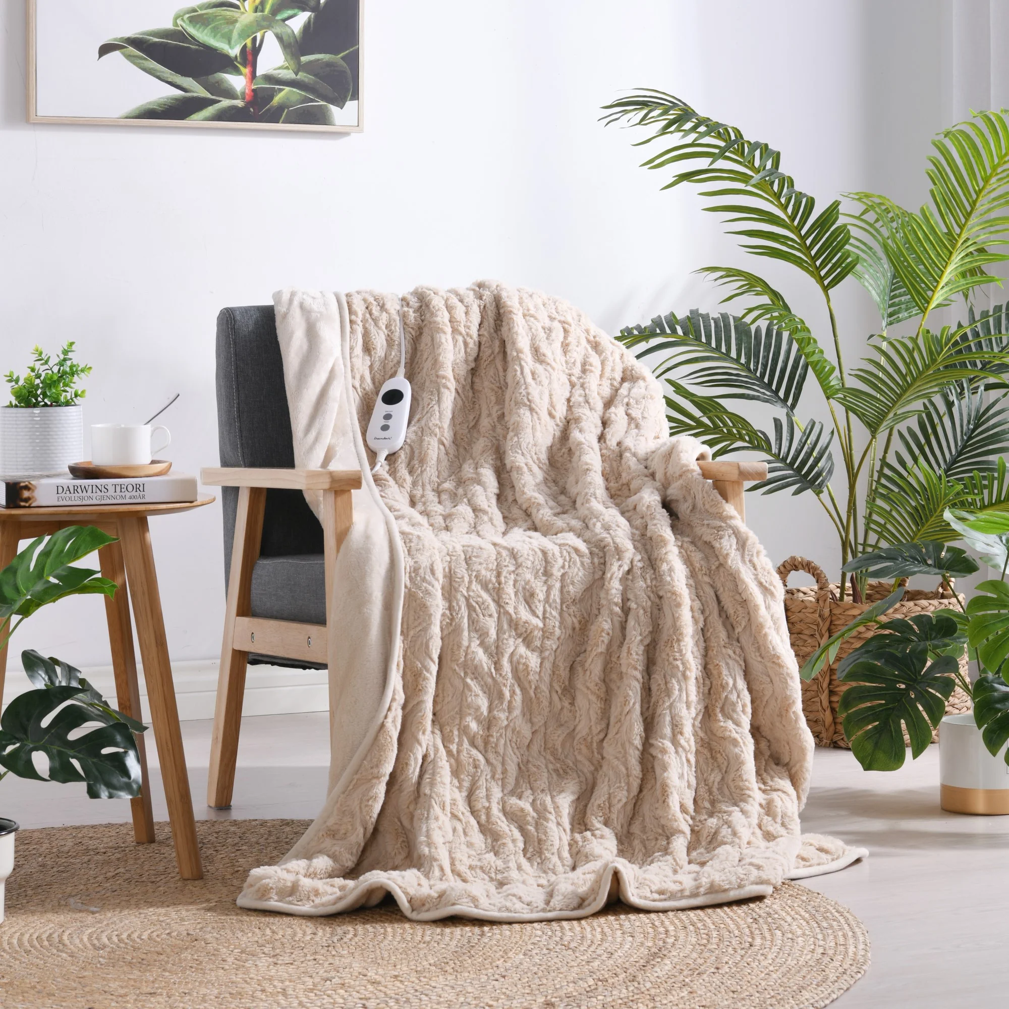 Dreamaker 500gsm Faux Fur Electric Heated Throw Blanket [130x160cm] (Natural) - Image 2