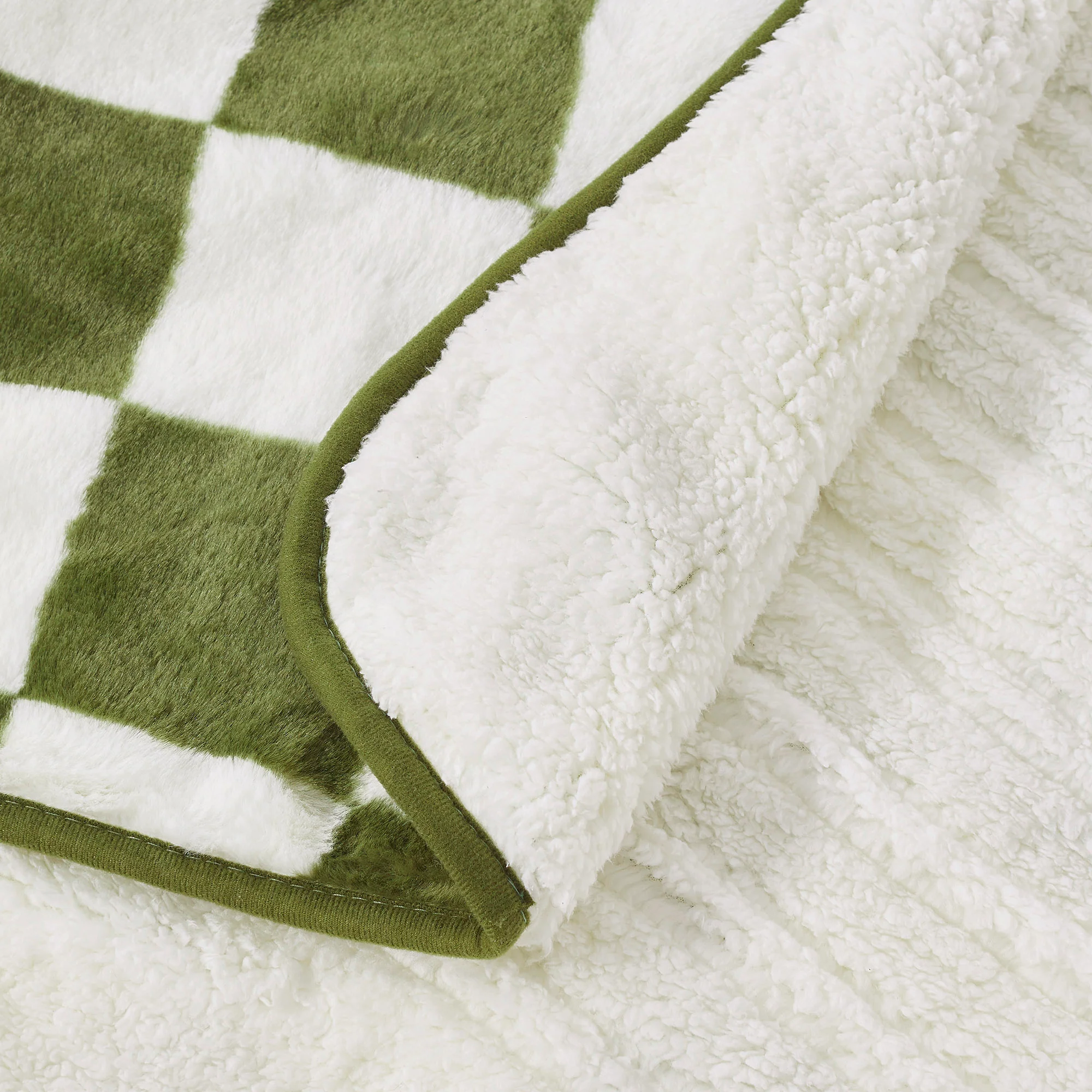 Dreamaker Checkered Plush Electric Heated Throw Blanket [130x160cm] (Olive/Cream) - Image 4