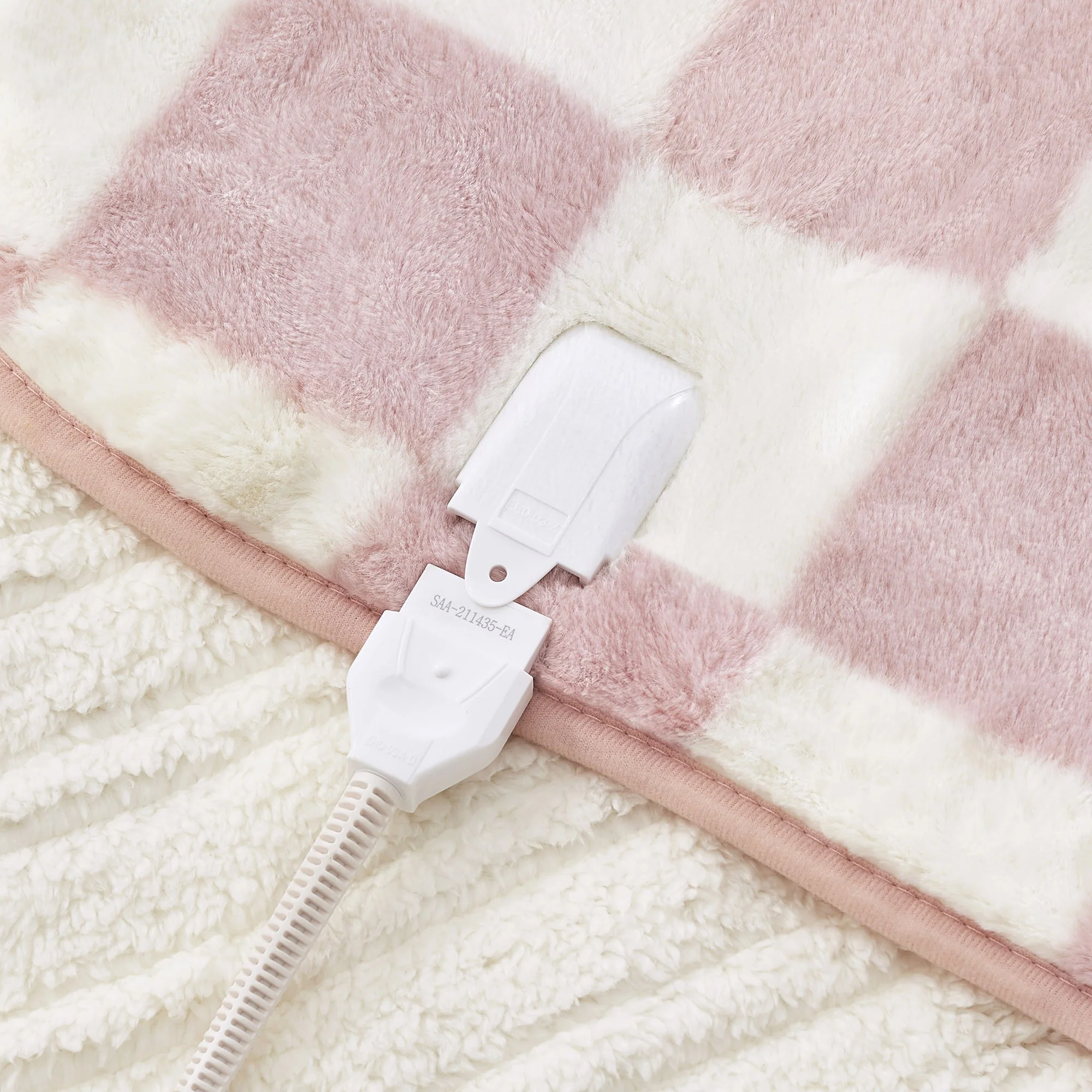 Dreamaker Checkered Plush Electric Heated Throw Blanket [130x160cm] (Pink/Cream) - Image 6
