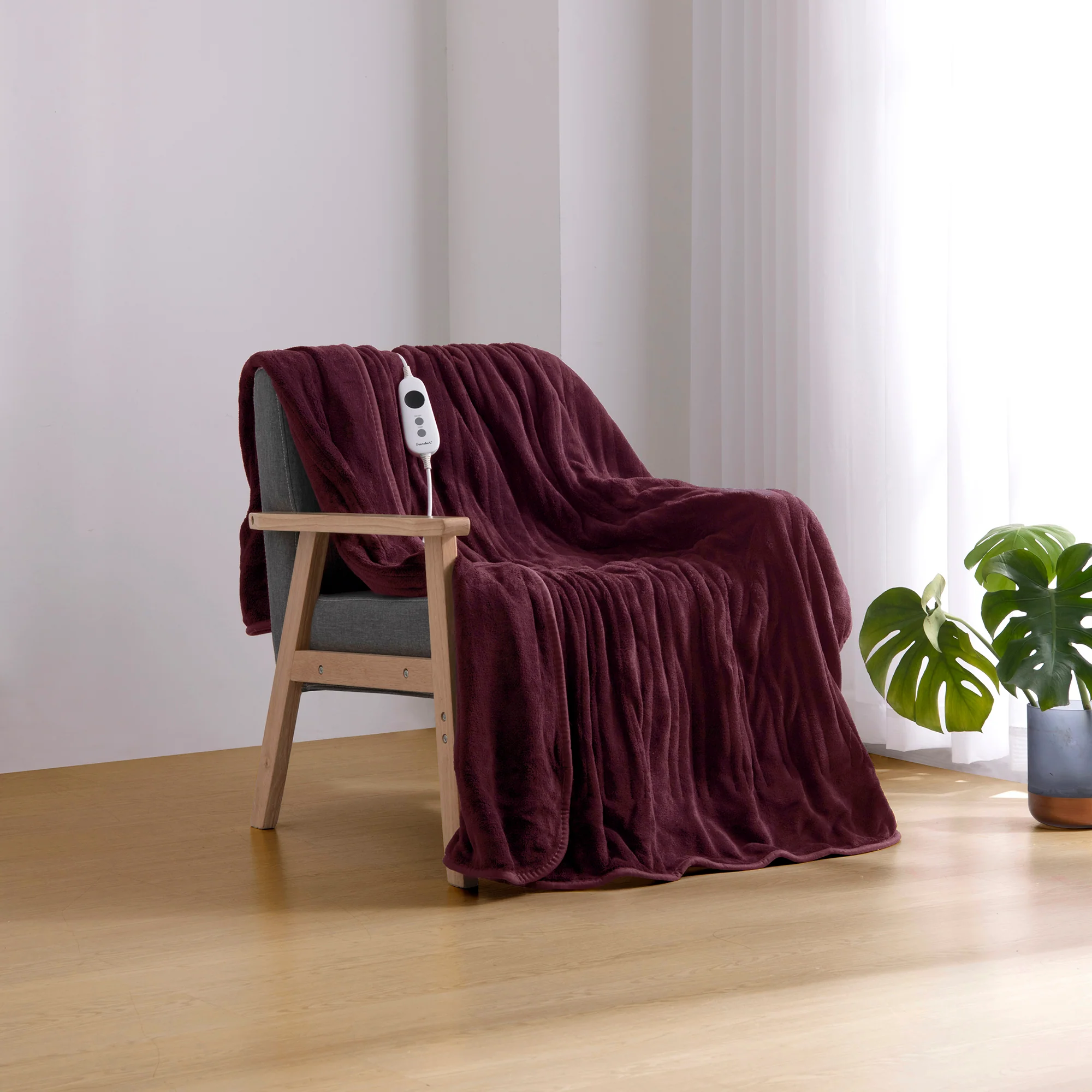 Dreamaker Coral Fleece Electric Heated Throw Blanket [130x160cm] (Cherry) - Image 2