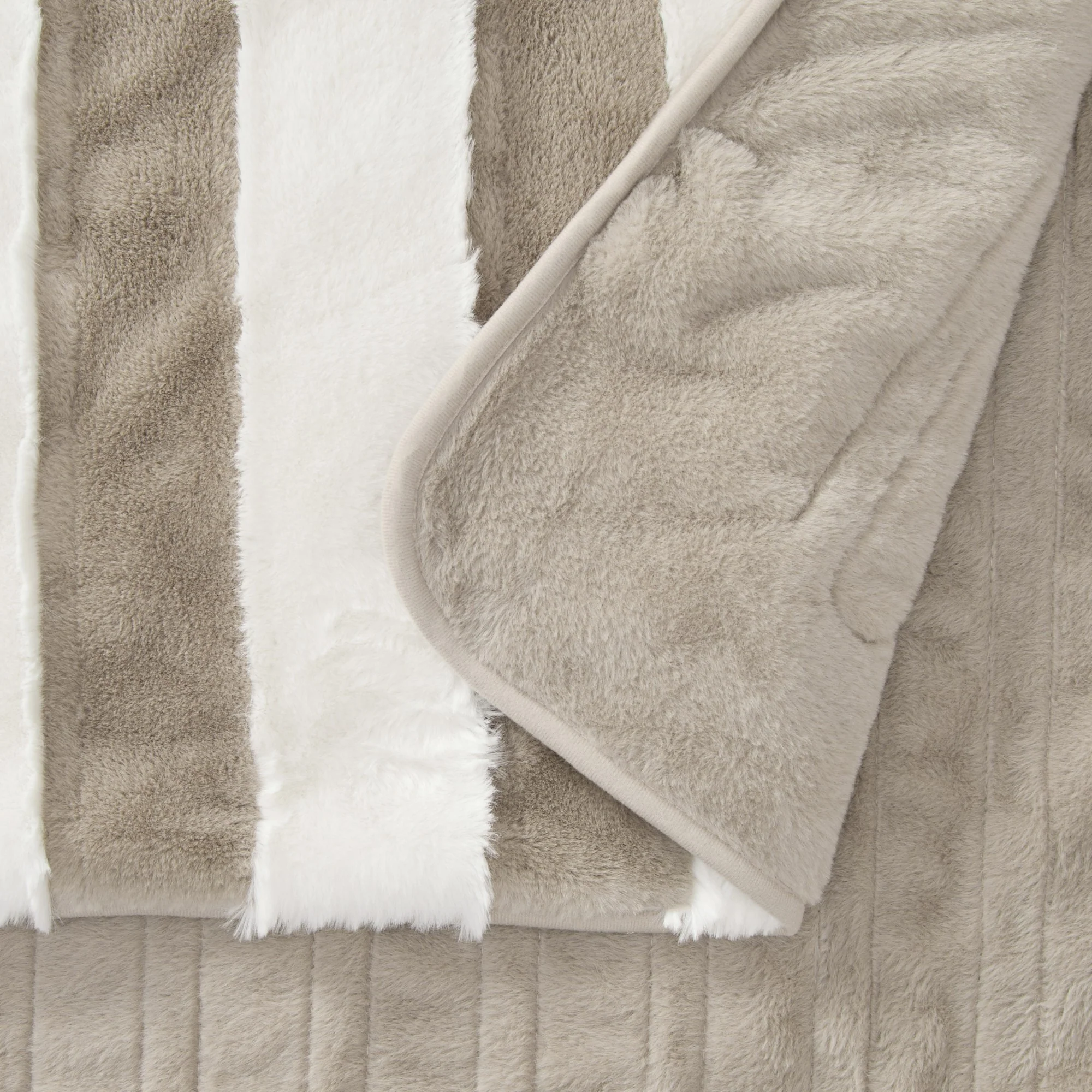 Dreamaker Denver Carved Stripe Faux Fur Heated Throw [130x160cm] (Natural) - Image 3