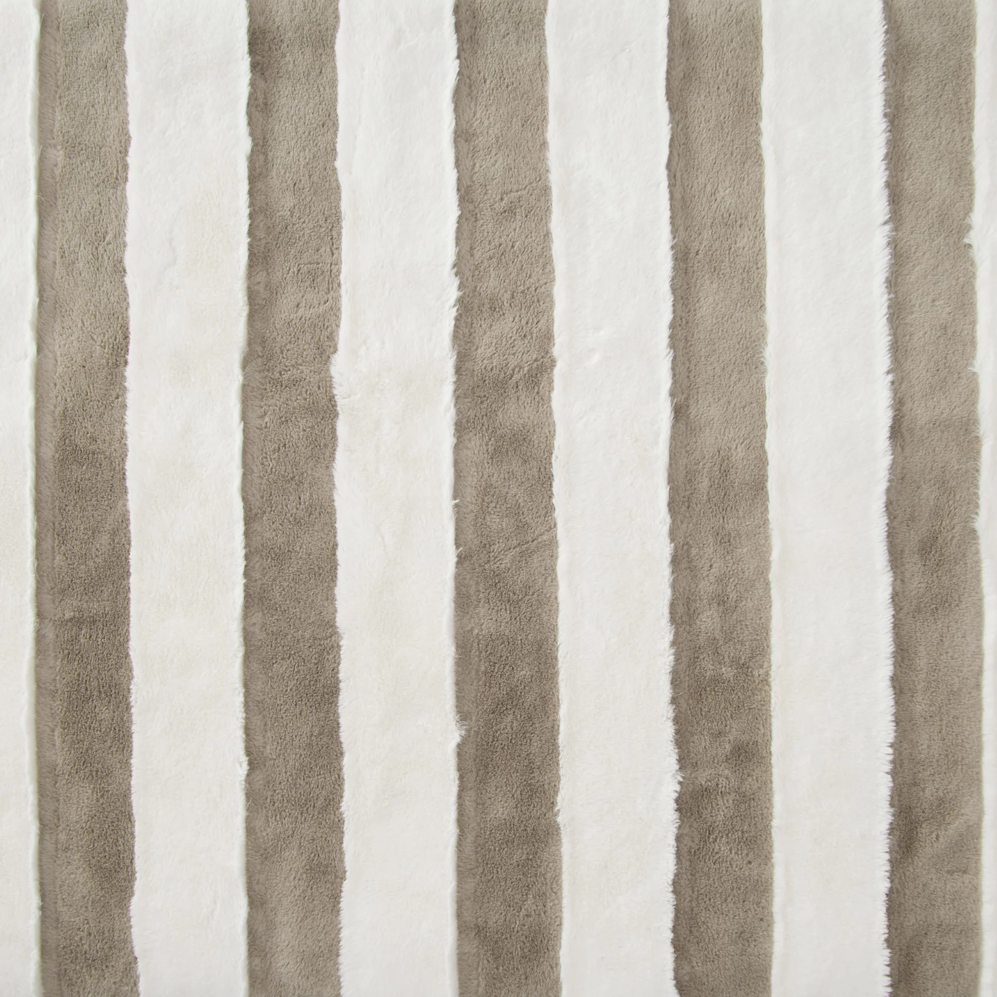 Dreamaker Denver Carved Stripe Faux Fur Heated Throw [130x160cm] (Natural) - Image 4