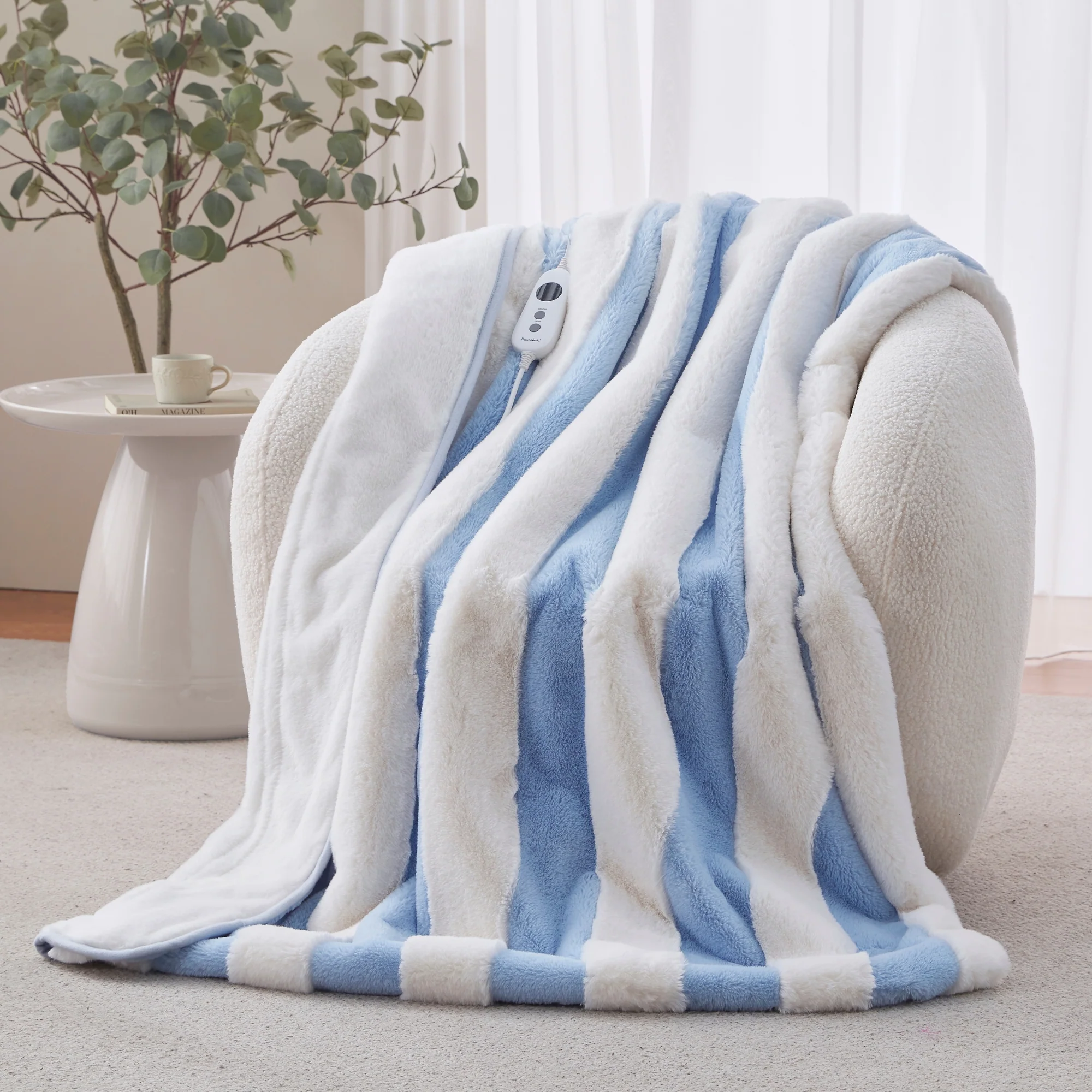 Dreamaker Denver Carved Stripe Faux Fur Heated Throw [130x160cm] (Sky) - Image 2