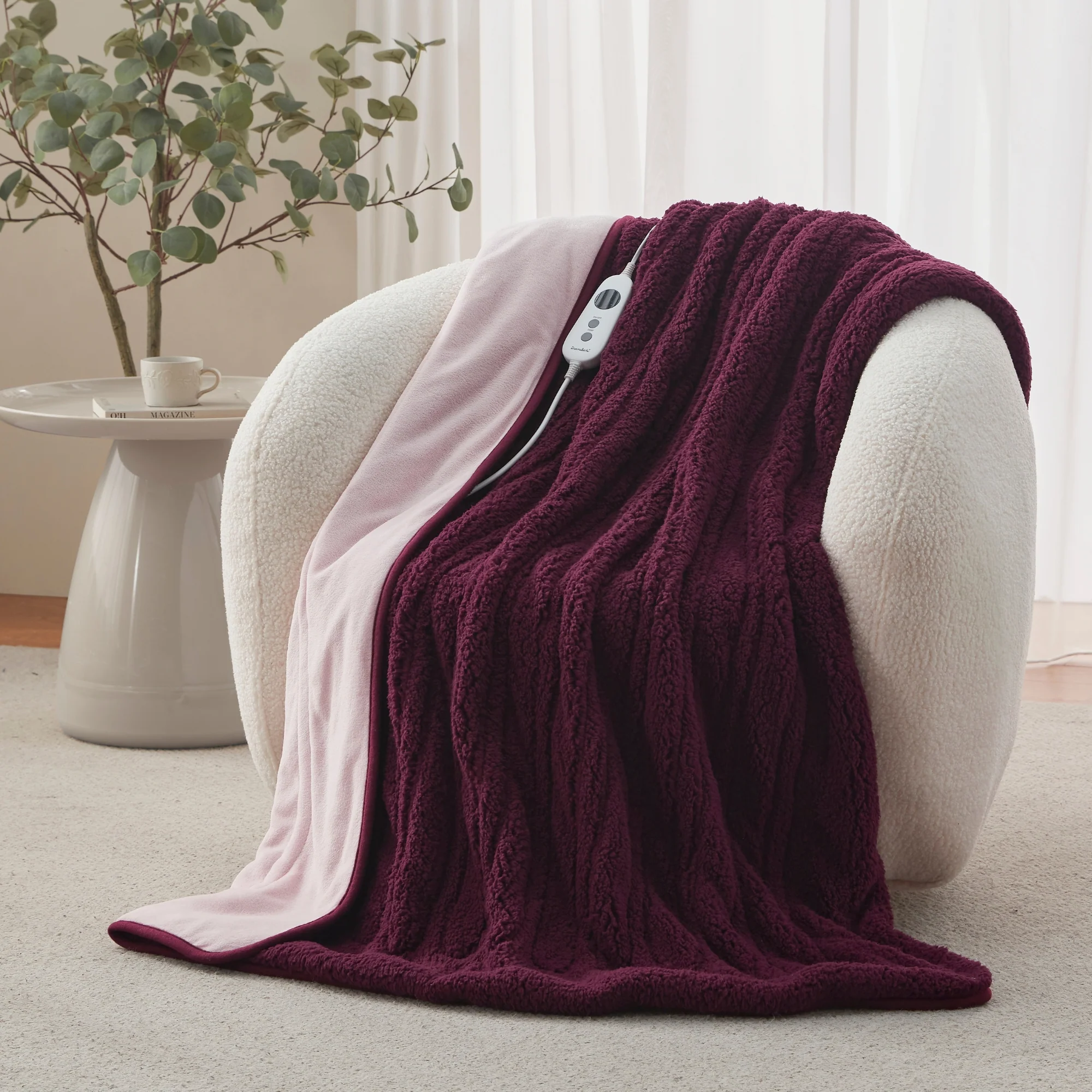 Dreamaker Eve Reversible Sherpa and Coral Fleece Heated Throw [130x160cm] (Cherry/Blush) - Image 2
