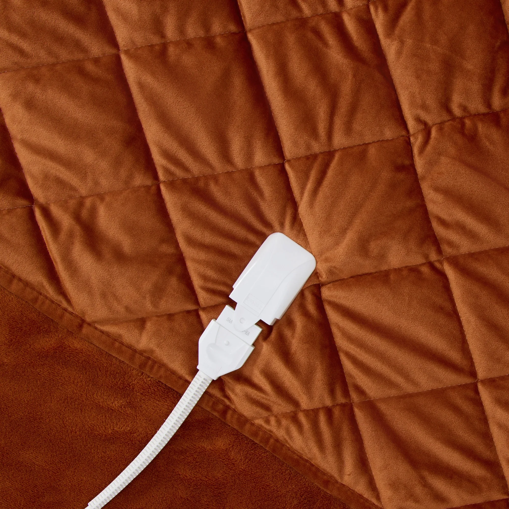 Dreamaker Haven Velvet Heated Throw [180x200cm] (Rust) - Image 6