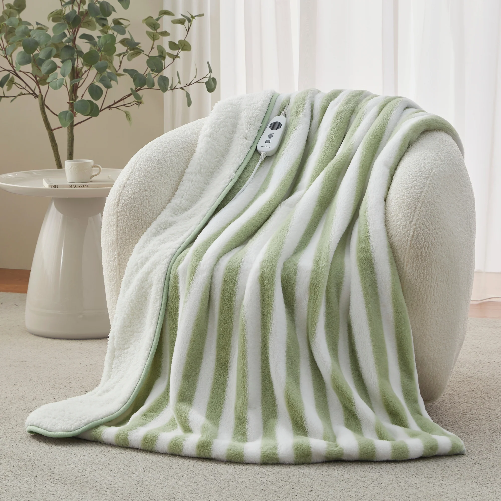 Dreamaker Linea Faux Fur Heated Throw [130x160cm] (Olive) - Image 2