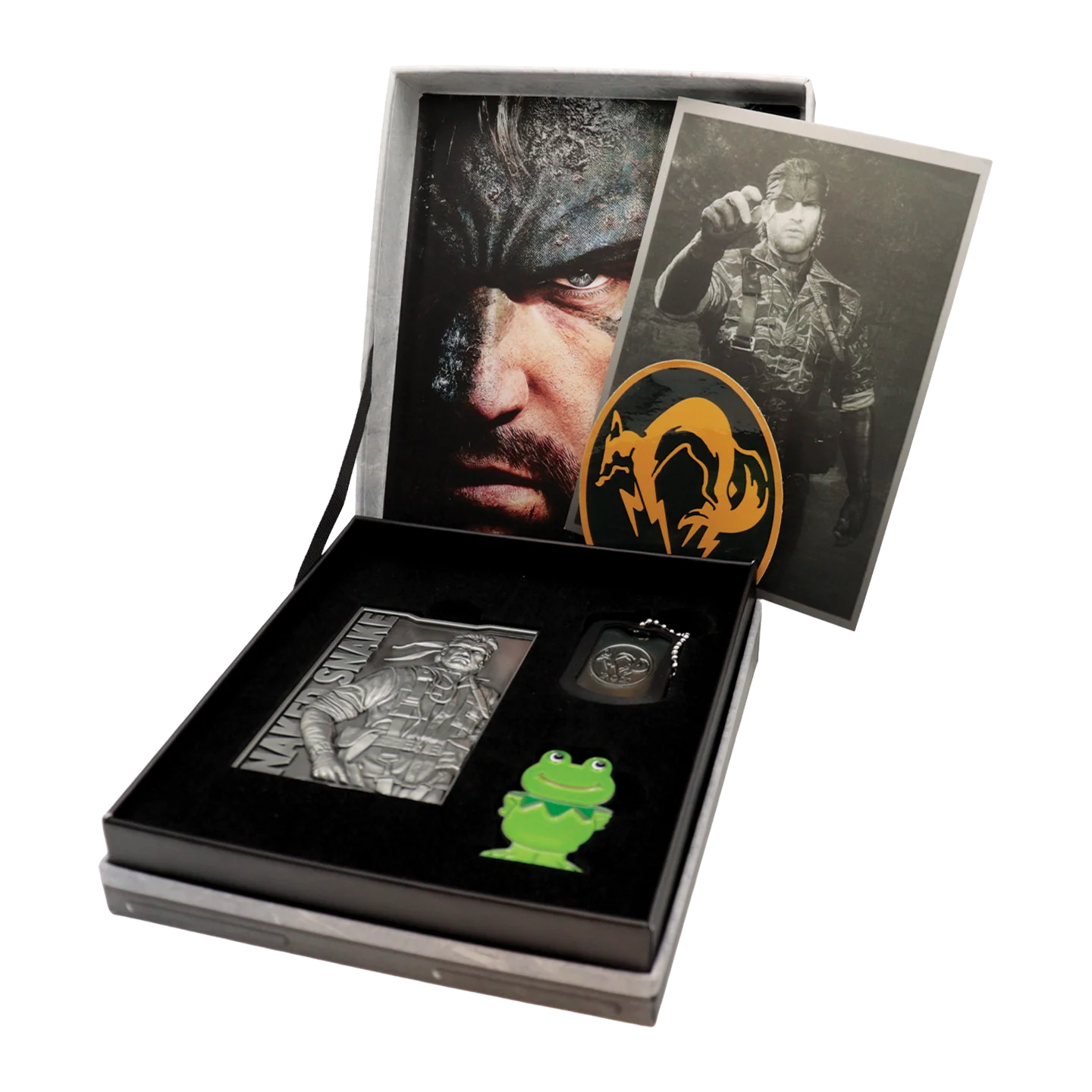 Fanattik Limited Edition Metal Gear Solid Delta Collector's Set - Image 2