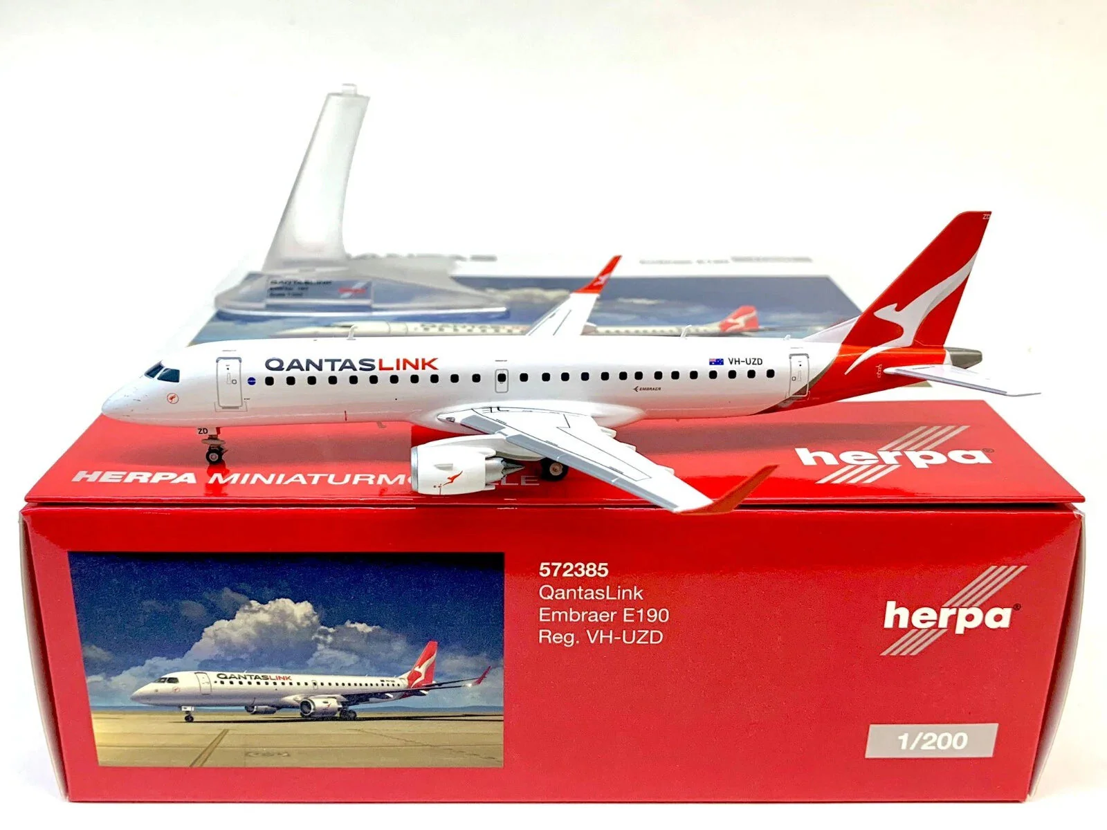 Herpa 1/200 QANTASLink Embraer E190 VH-UZD - Image 2