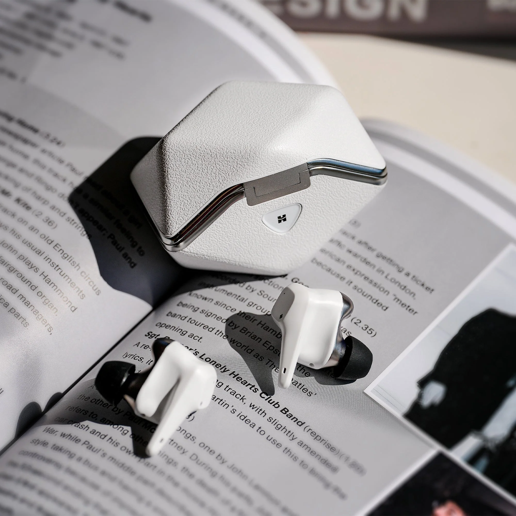 HiFiMAN Svanar Wireless Jr In Ear Monitors - Image 2