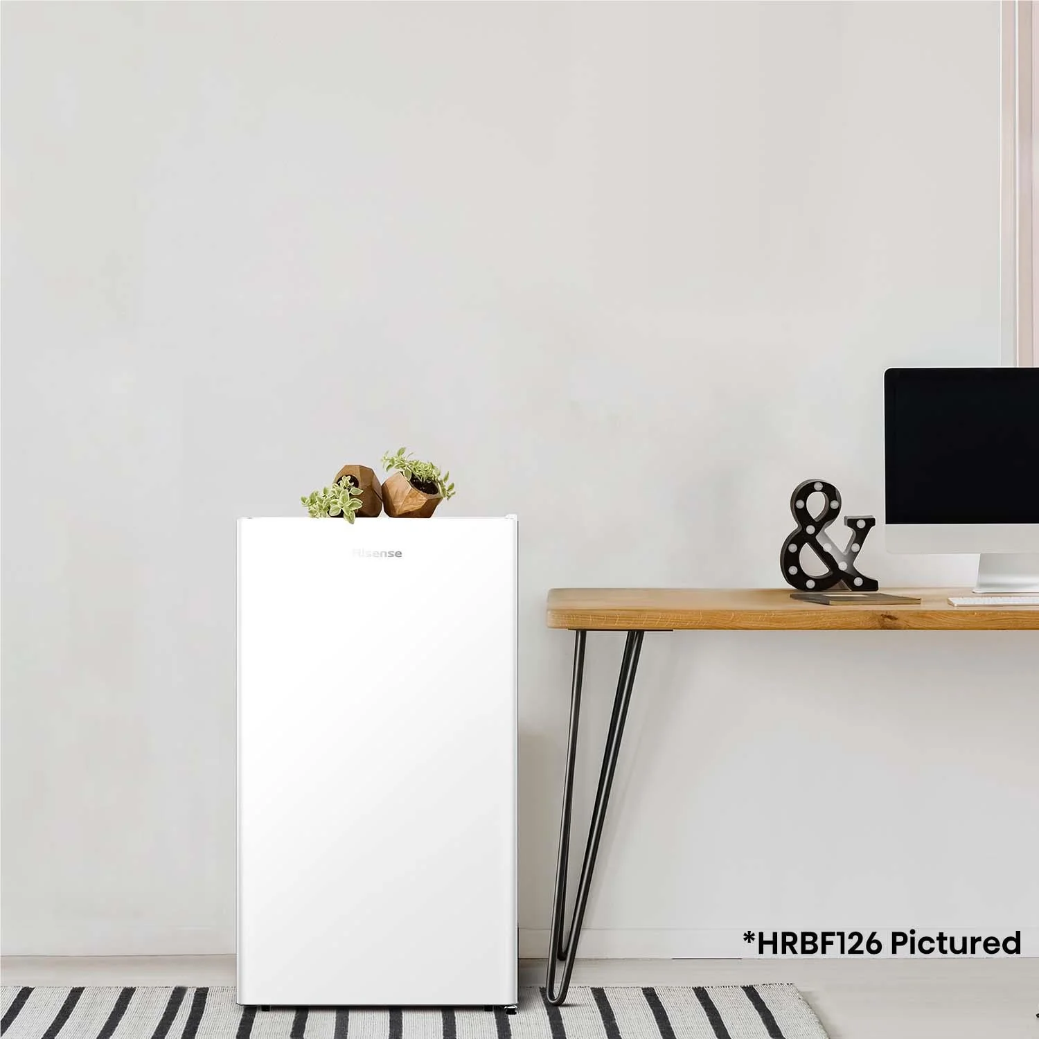 Hisense HRBF126B 124L Bar Fridge (Black) - Image 3
