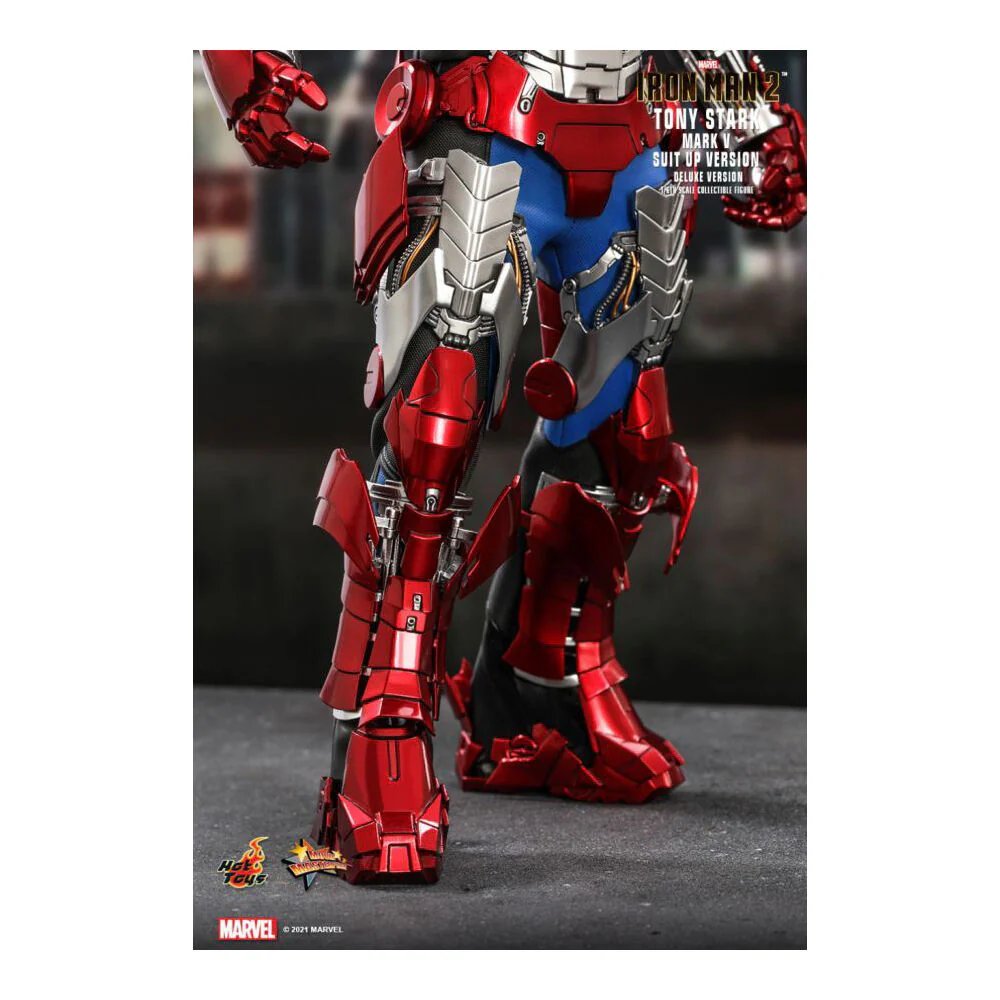 Iron Man 2 Tony Stark Mark V Suit Up Deluxe 1:6 Scale Collectable - Image 5