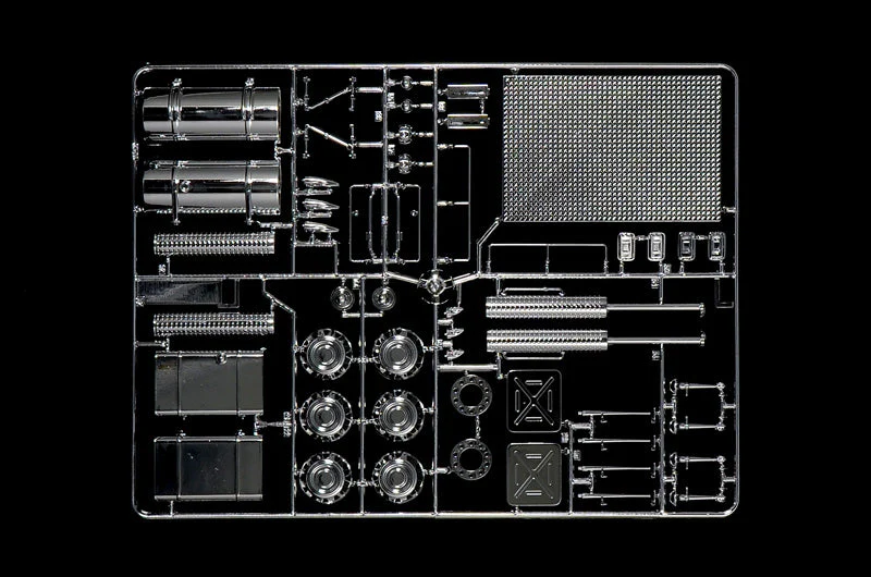 Italeri 1/24 Truck Shop Accessories - Image 5