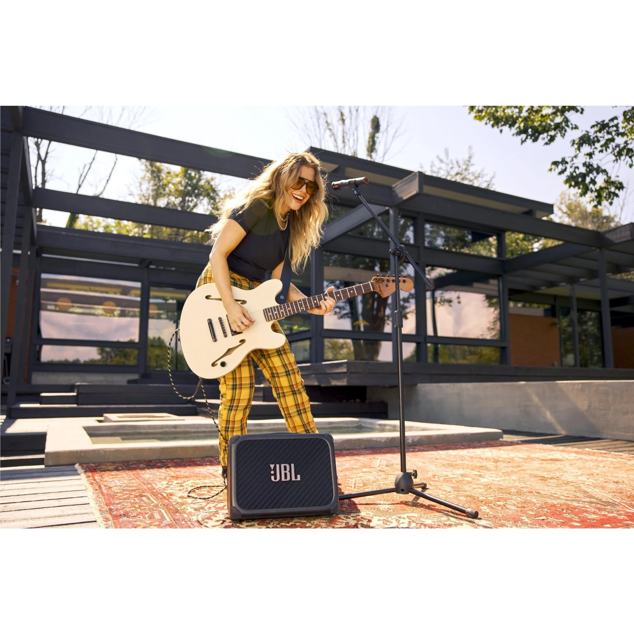 JBL Bandbox Trio Busking Speaker - Image 9