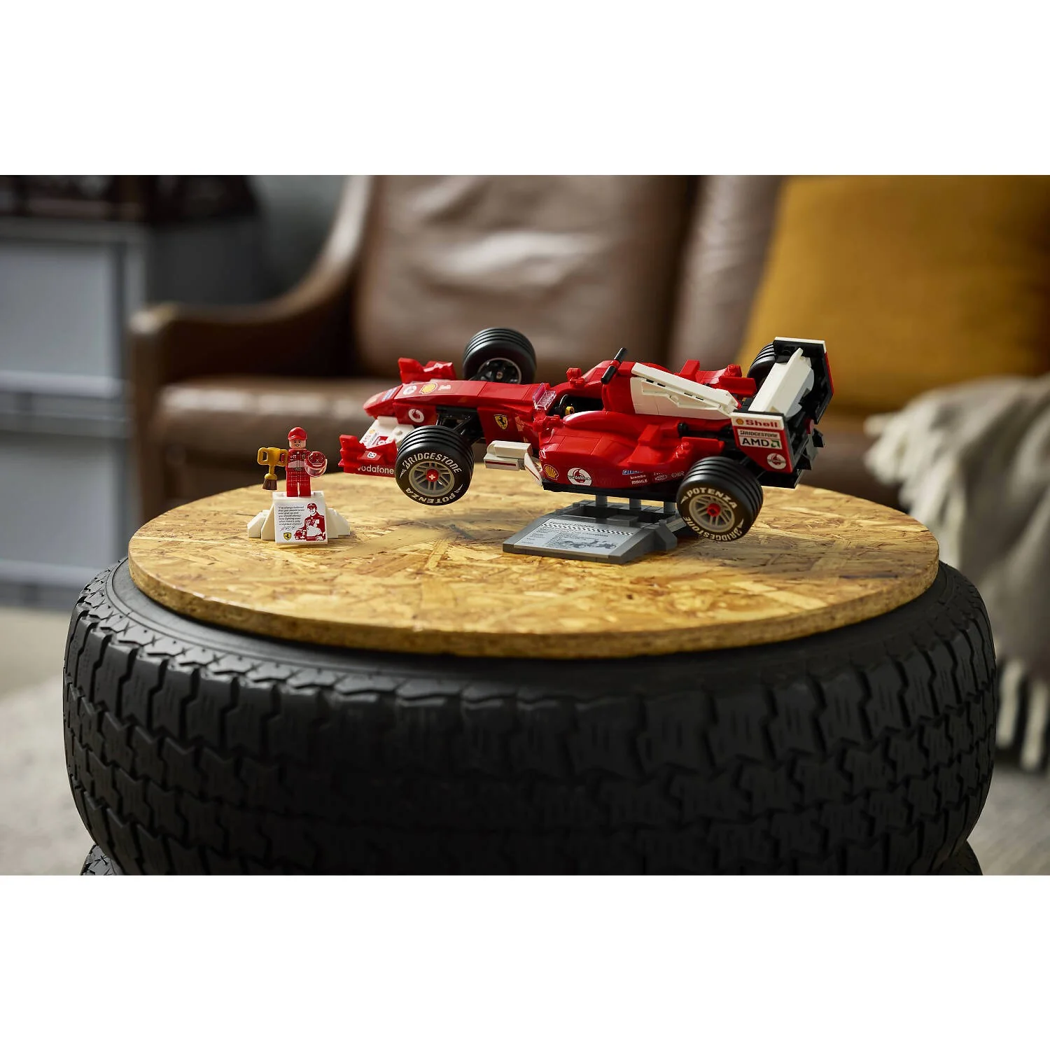 LEGO 11375 Ferrari F2004 and Michael Schumacher - ICONS - Image 9